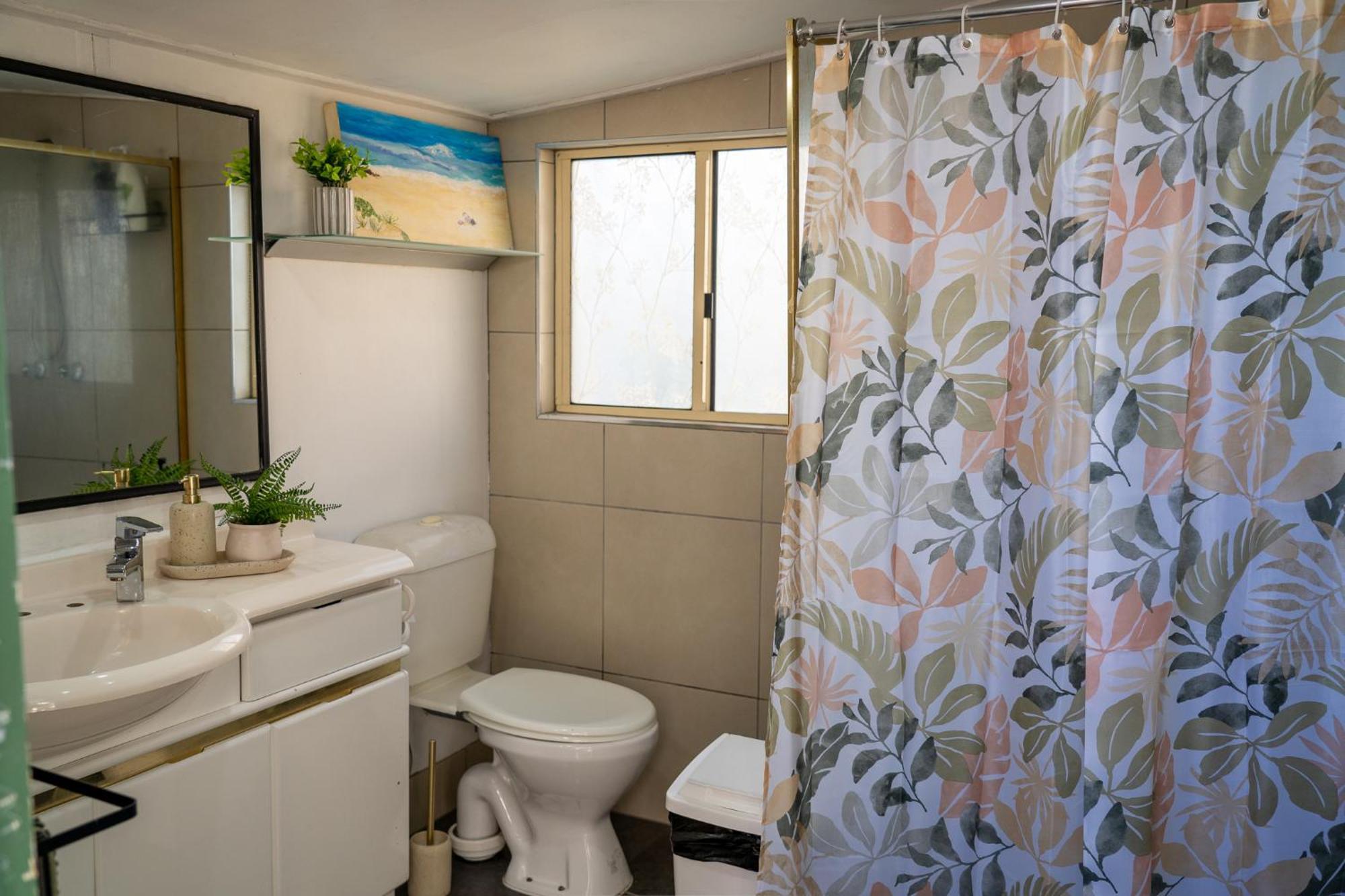 Hot Tub, Ice Bath, Gym, Sauna, Pool Table Coorparoo Haven *