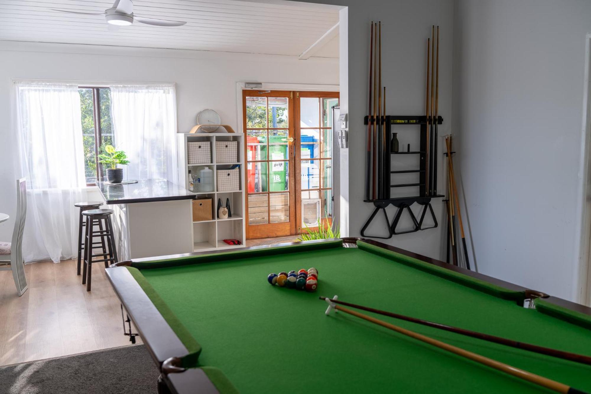 Hot Tub, Ice Bath, Gym, Sauna, Pool Table Coorparoo Haven * Brisbane