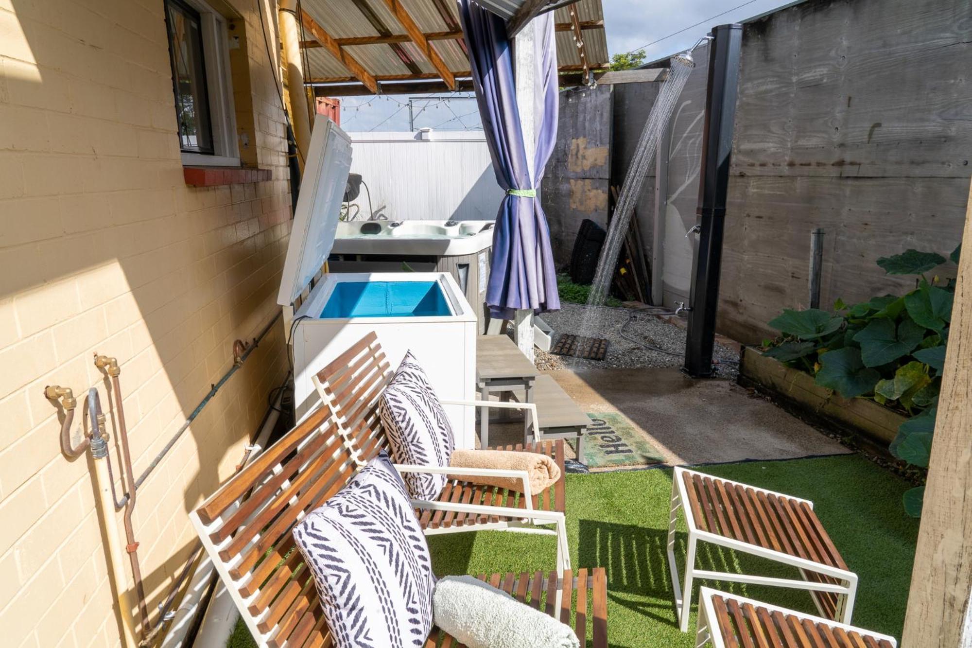 Hot Tub, Ice Bath, Gym, Sauna, Pool Table Coorparoo Haven Homestay