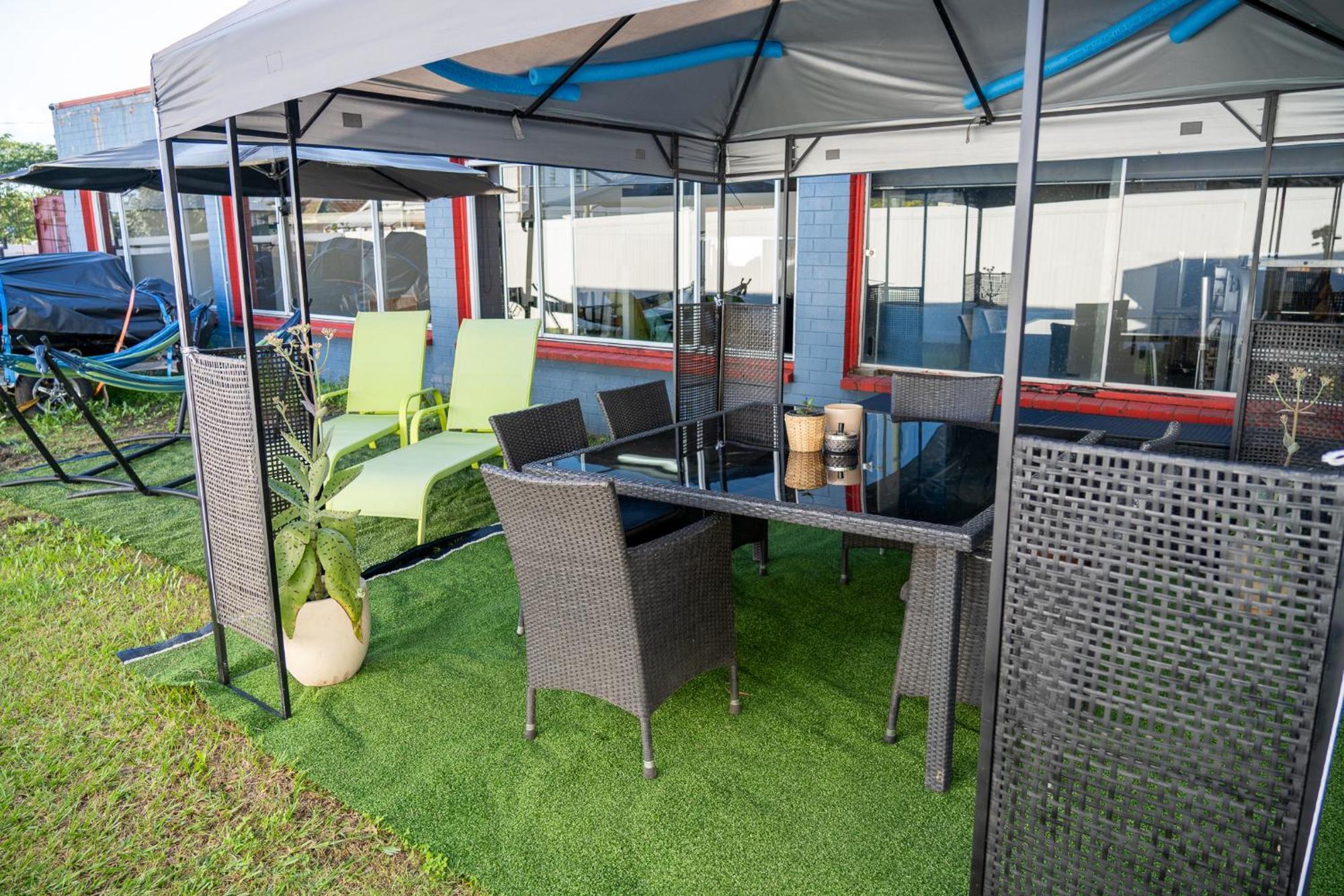 Hot Tub, Ice Bath, Gym, Sauna, Pool Table Coorparoo Haven *