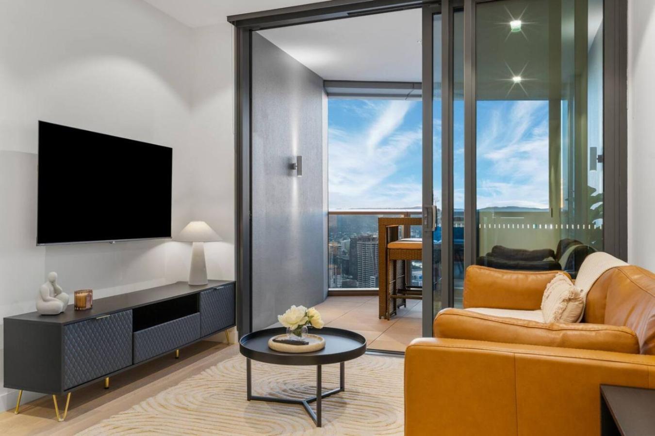 Apartment Luxurious 2 Bed With Pool, Sauna And Gym *