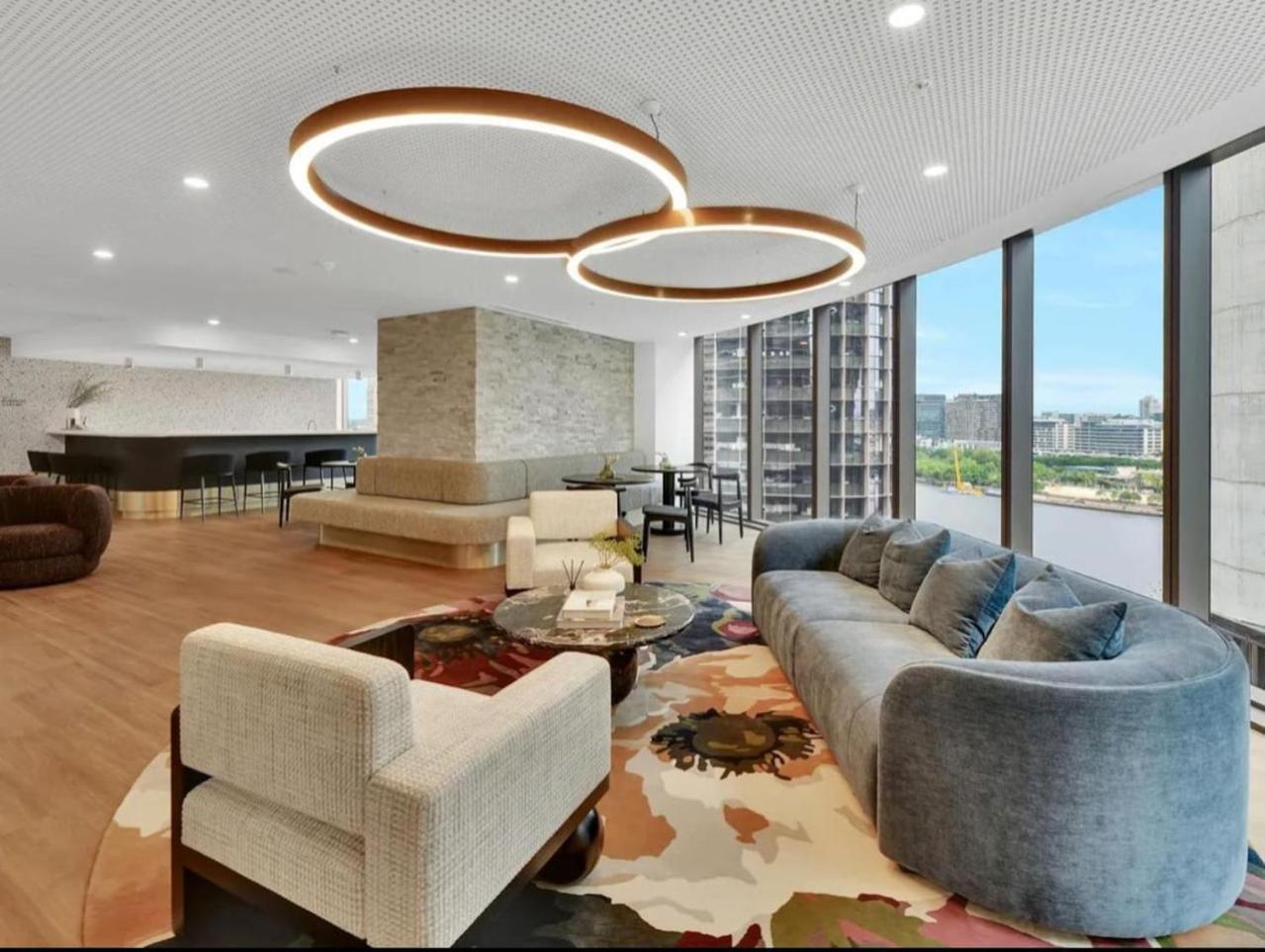 Luxurious 2 Bed With Pool, Sauna And Gym