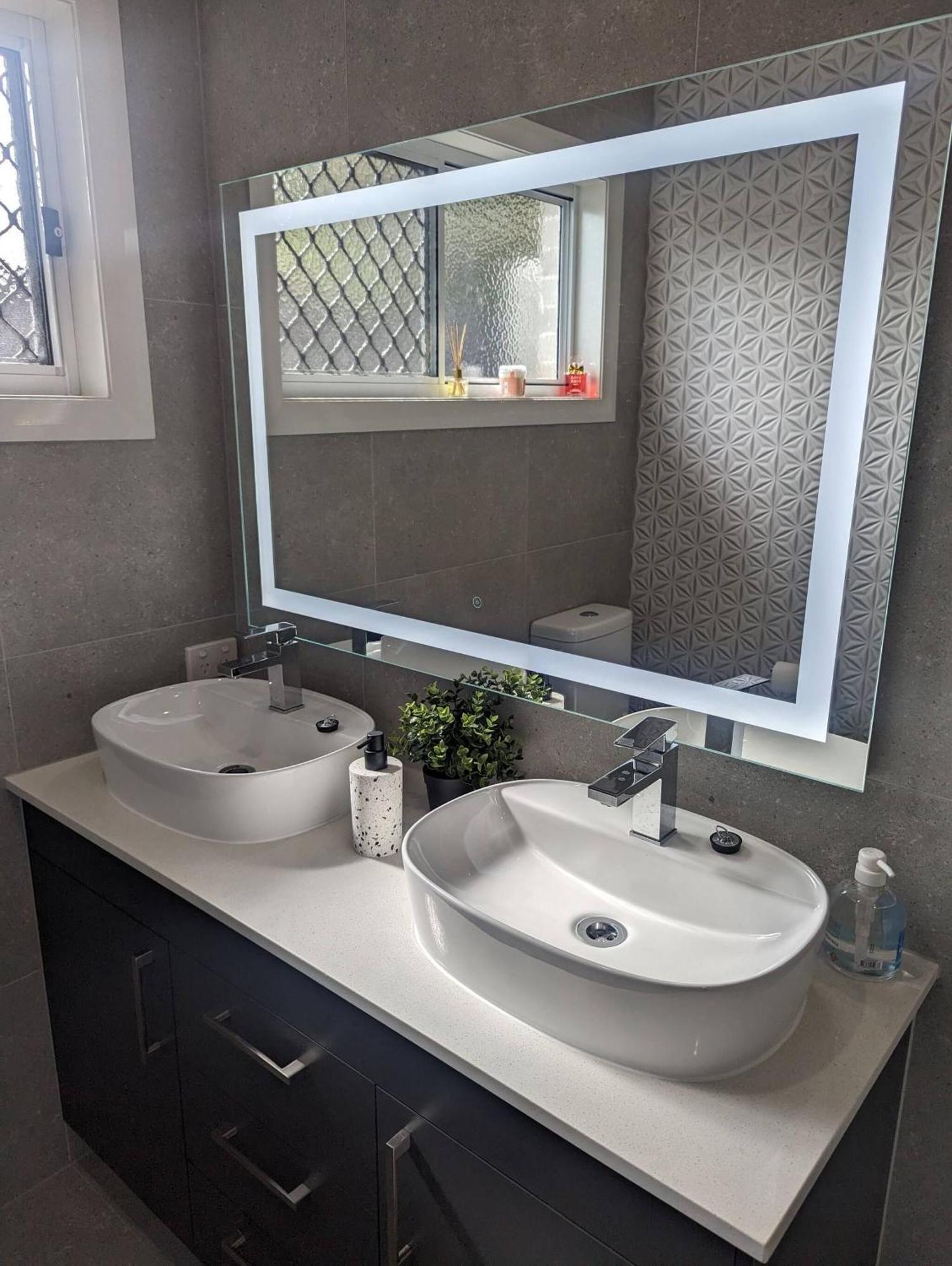Immaculate Entire House In Chermside West 2-beds Brisbane