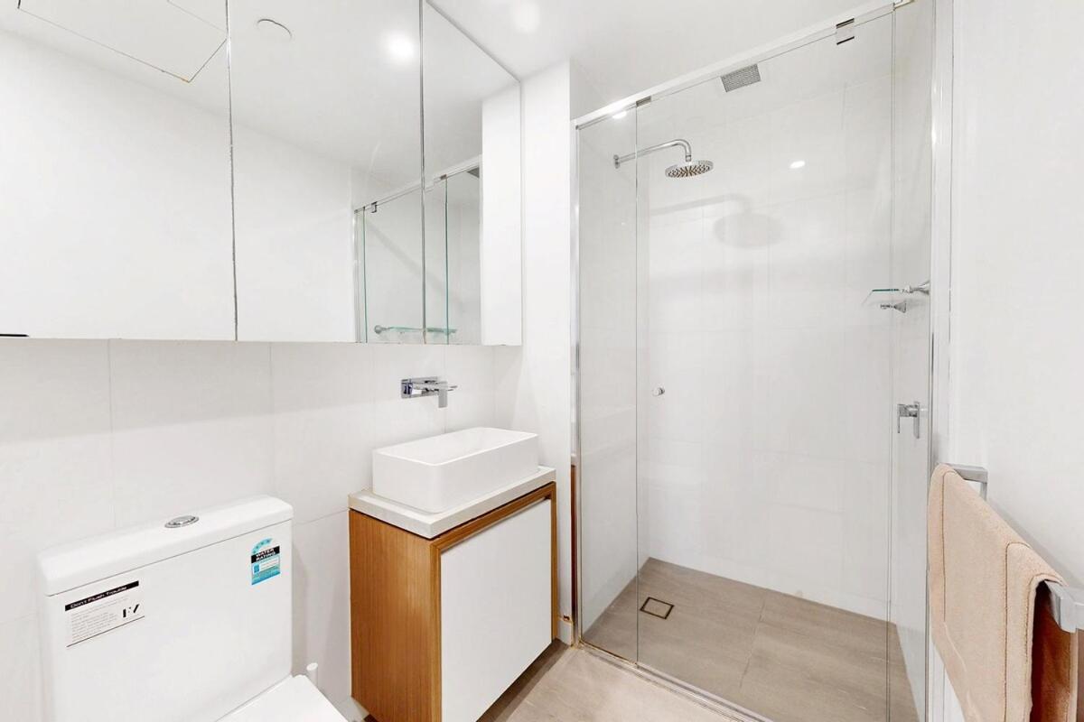 Apartment 2br Fortitude Valley Pool Gym And Parking Brisbane