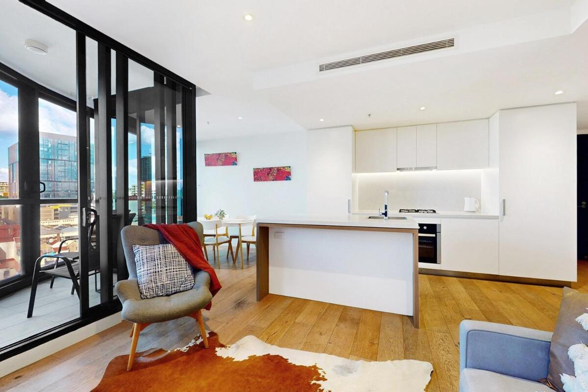 2br Fortitude Valley Pool Gym And Parking Apartment *