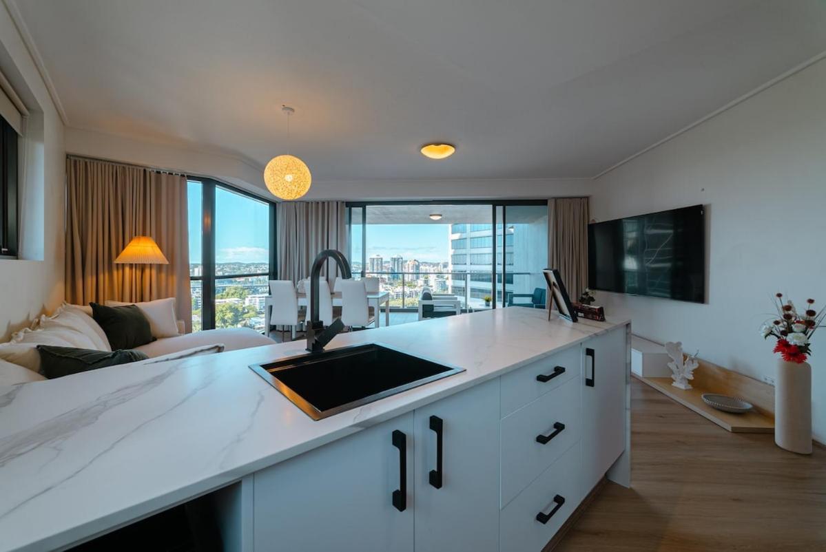 Lux 18th Floor 2br 2bath, River View, Pool, Spa, Sauna, Gym, Wifi, * Brisbane
