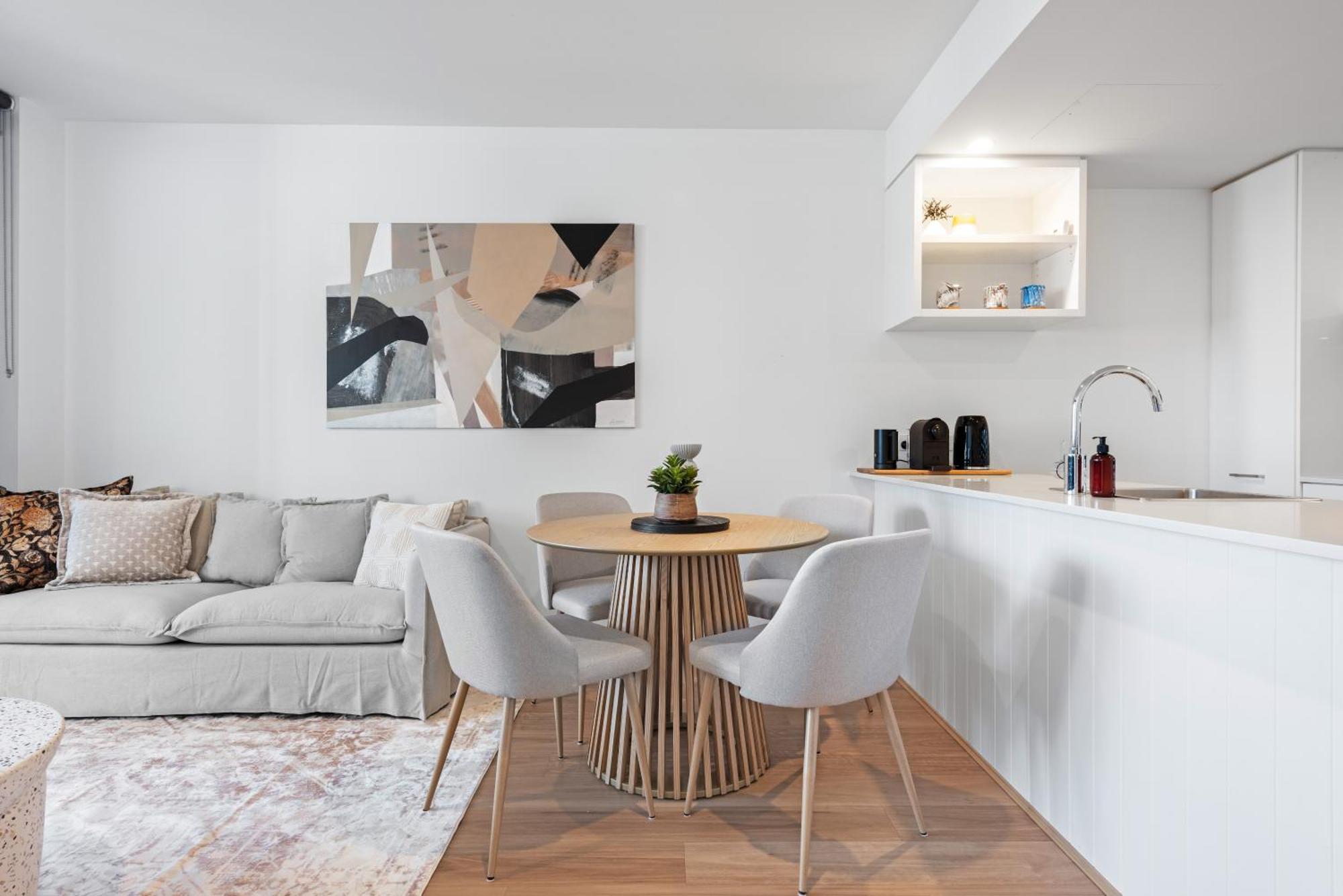 Apartment Stylish View And Location With Pool And Gym *