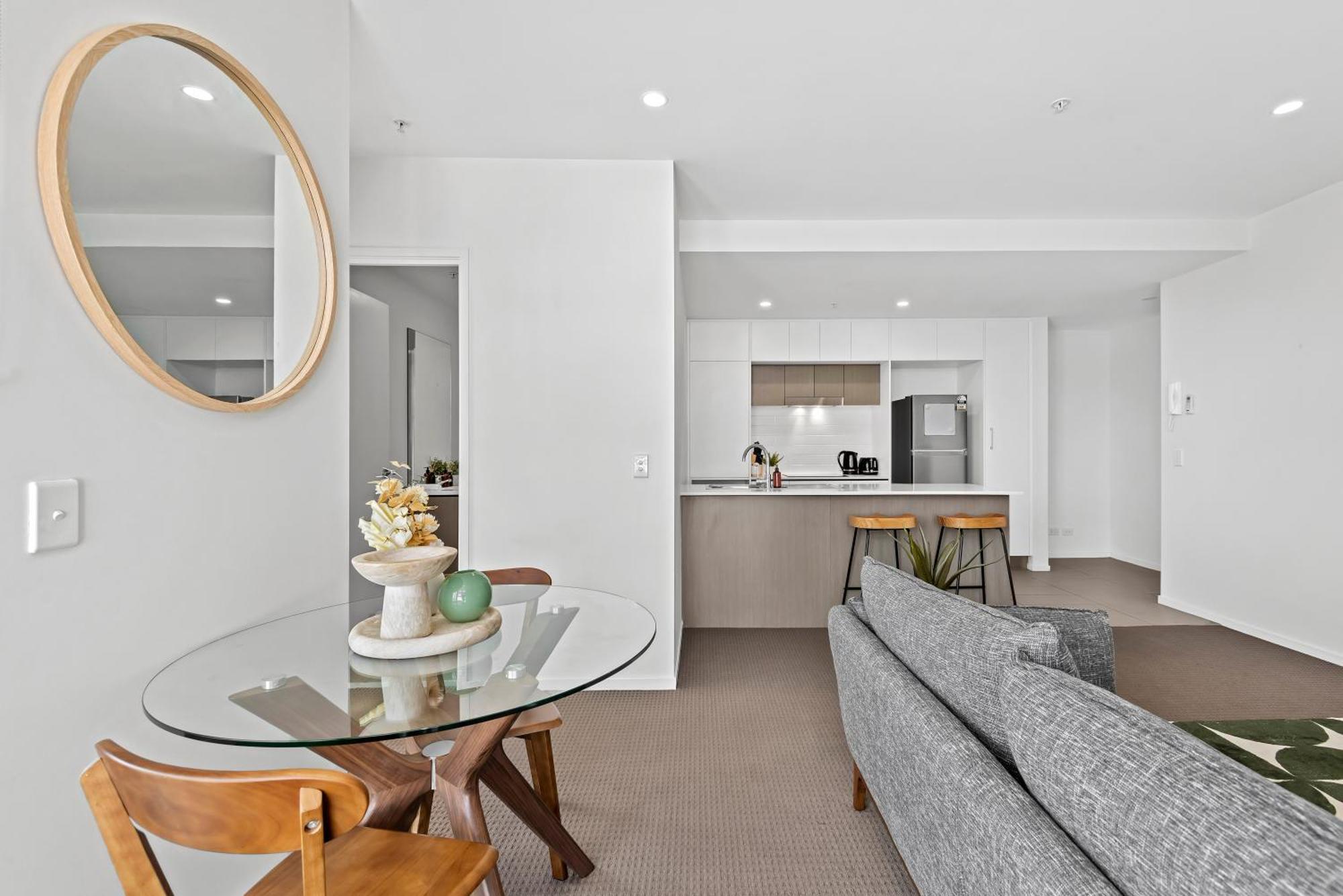 Spacious With Stunning Views And Car Park! *