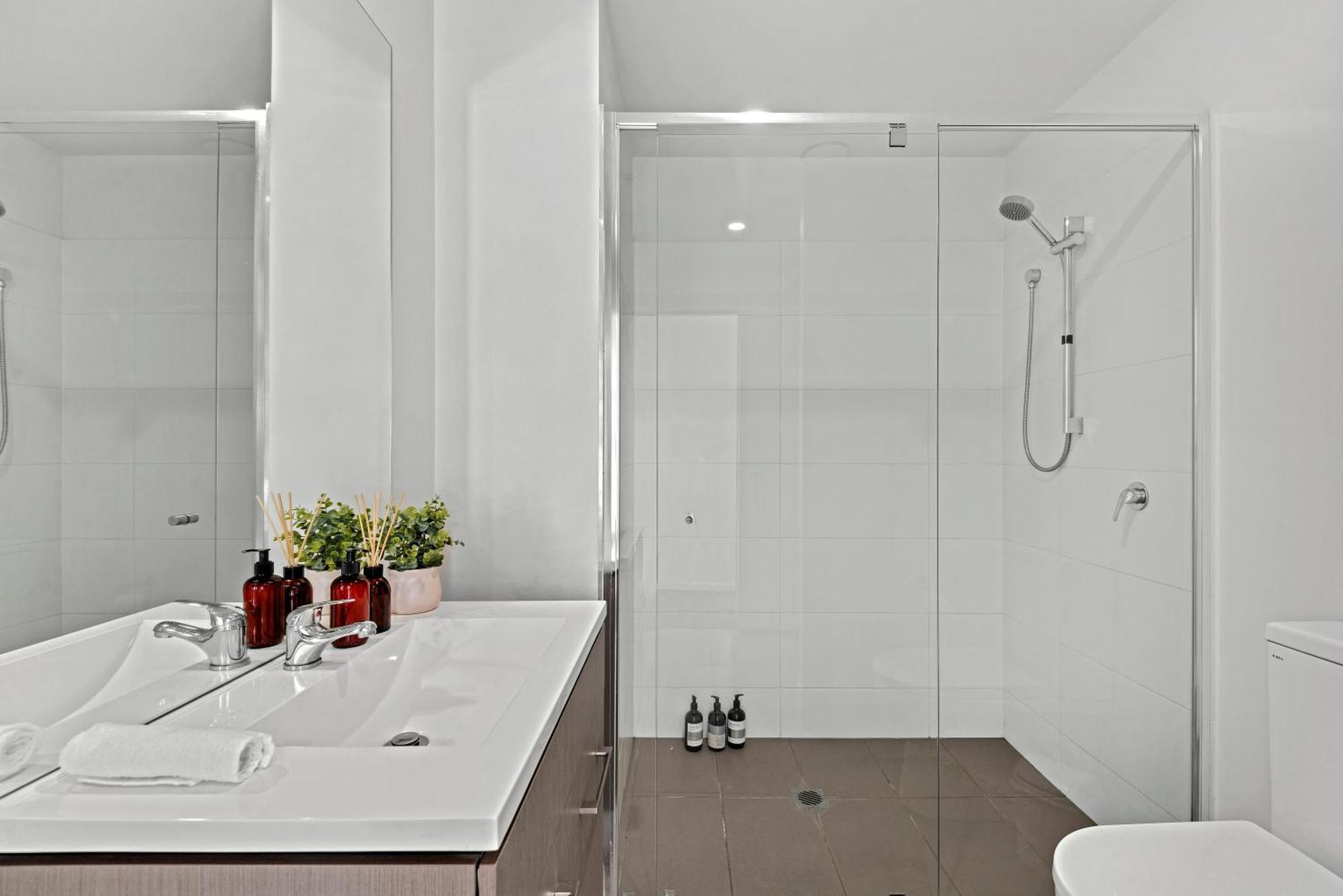 Spacious With Stunning Views And Car Park! Apartment