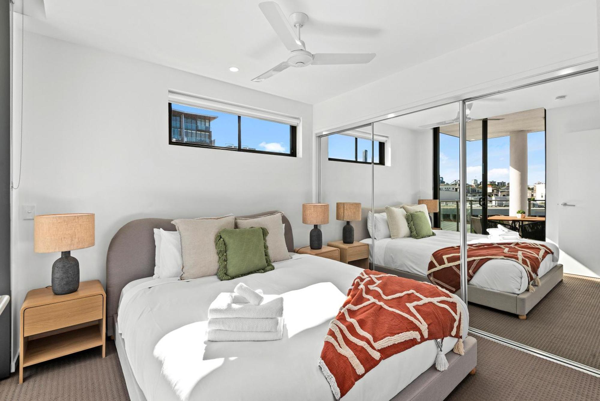 Spacious With Stunning Views And Car Park! Apartment