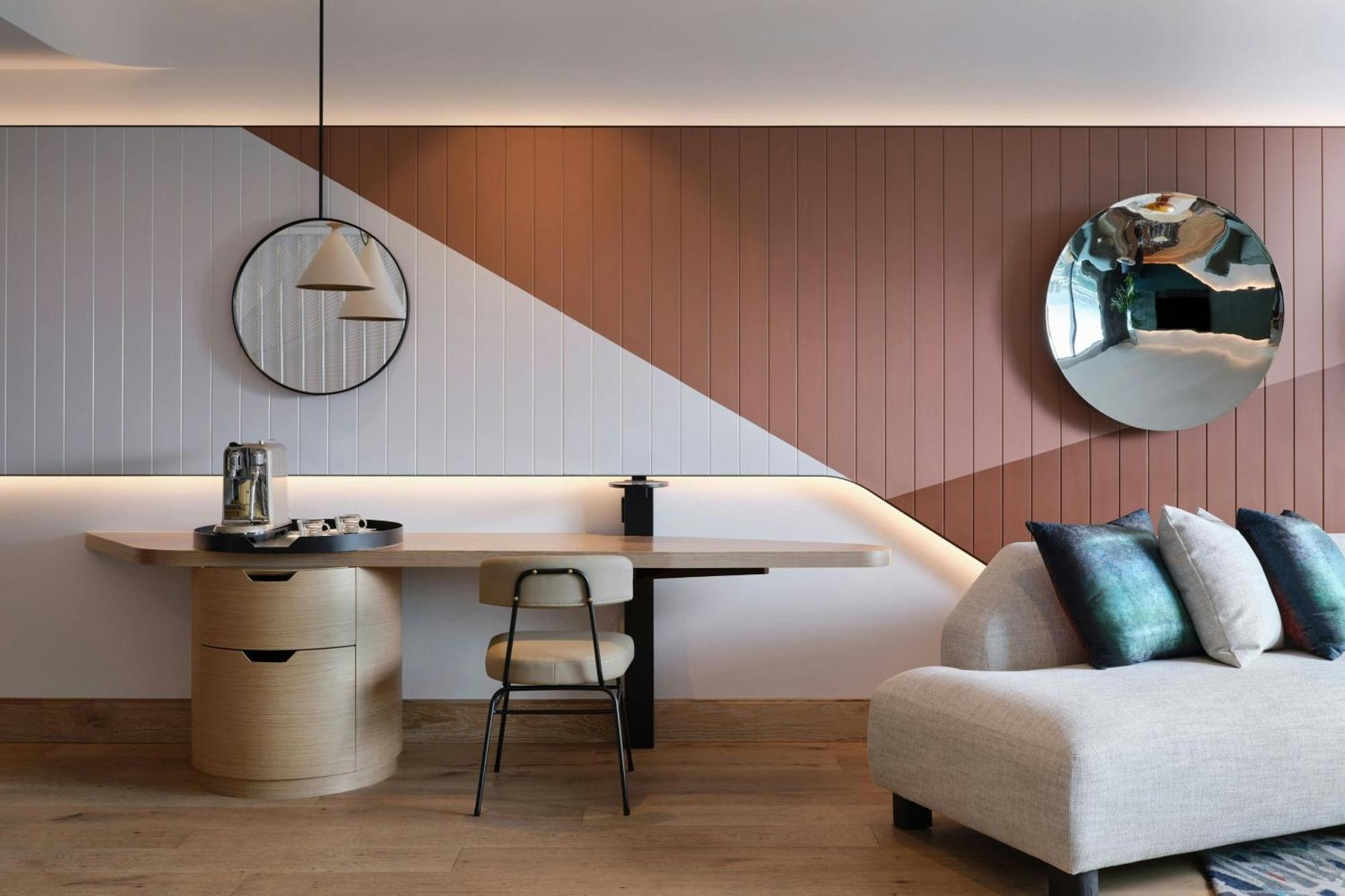 Hotel W 5*