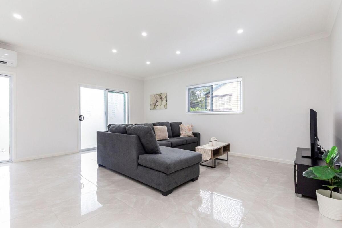 Entire House Walk To South Bank Mater Holiday home Brisbane