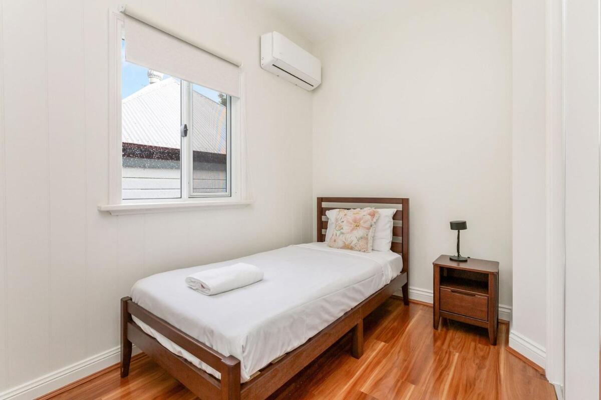 Holiday home Entire House Walk To South Bank Mater *
