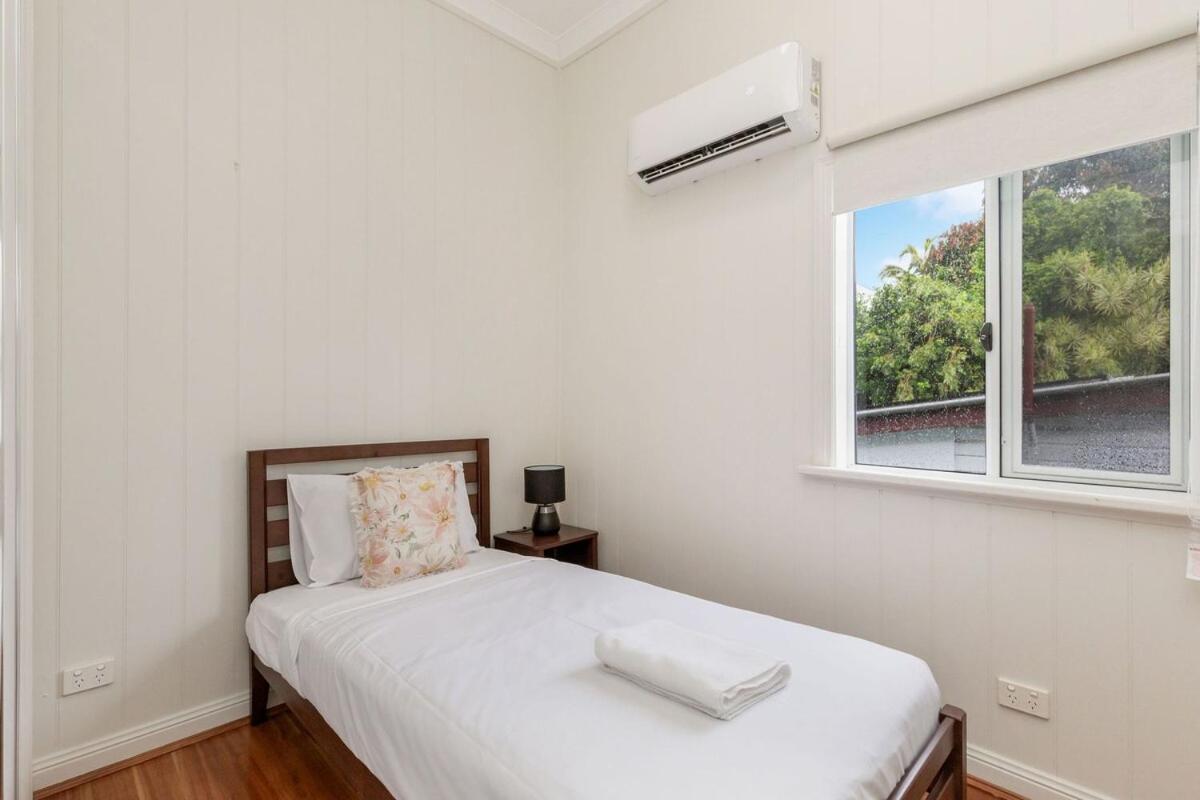 Entire House Walk To South Bank Mater Holiday home Brisbane
