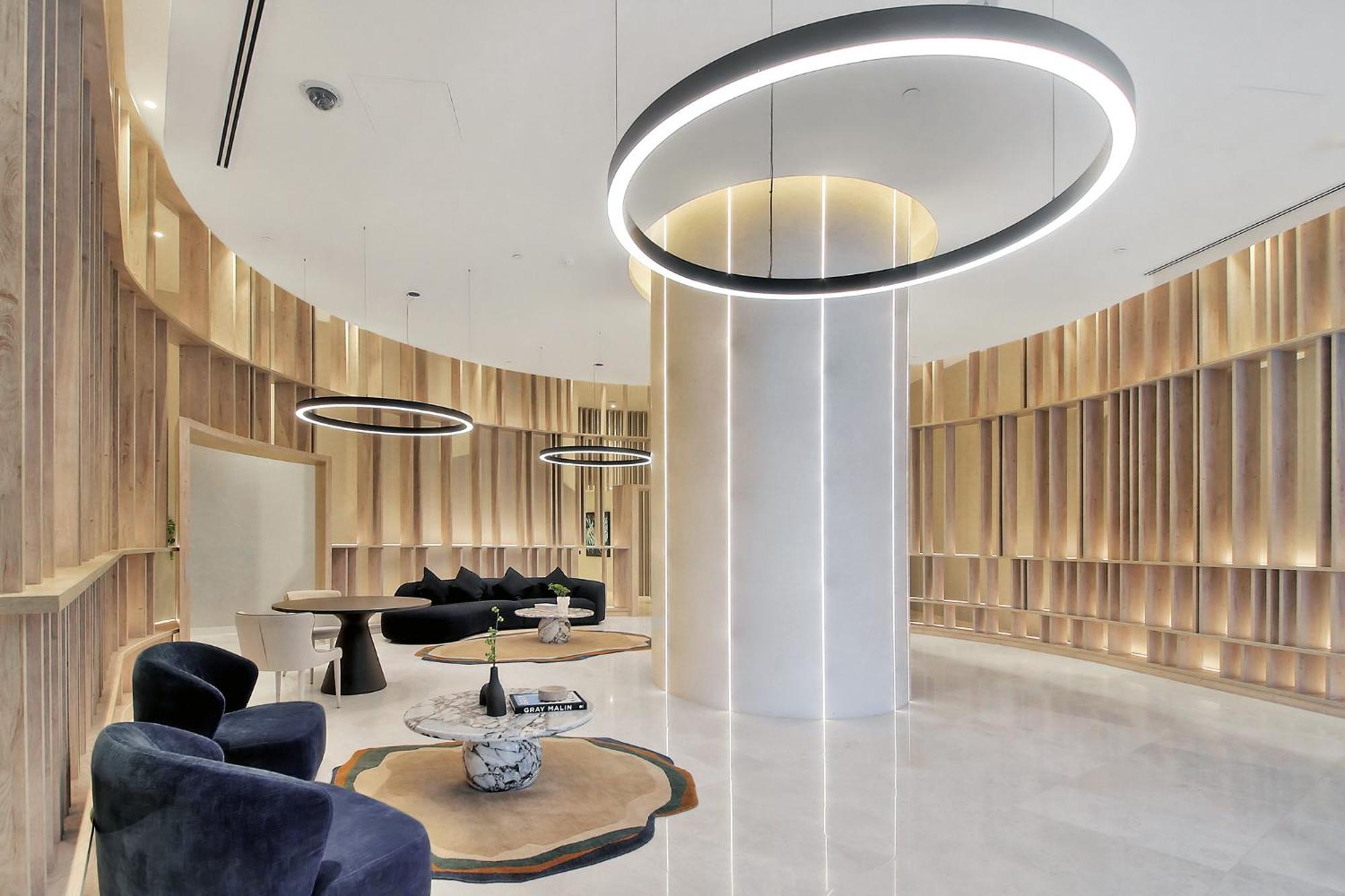 River Glow At Queens Wharf Level 43 Including Parking, Pool, And Views Apartment