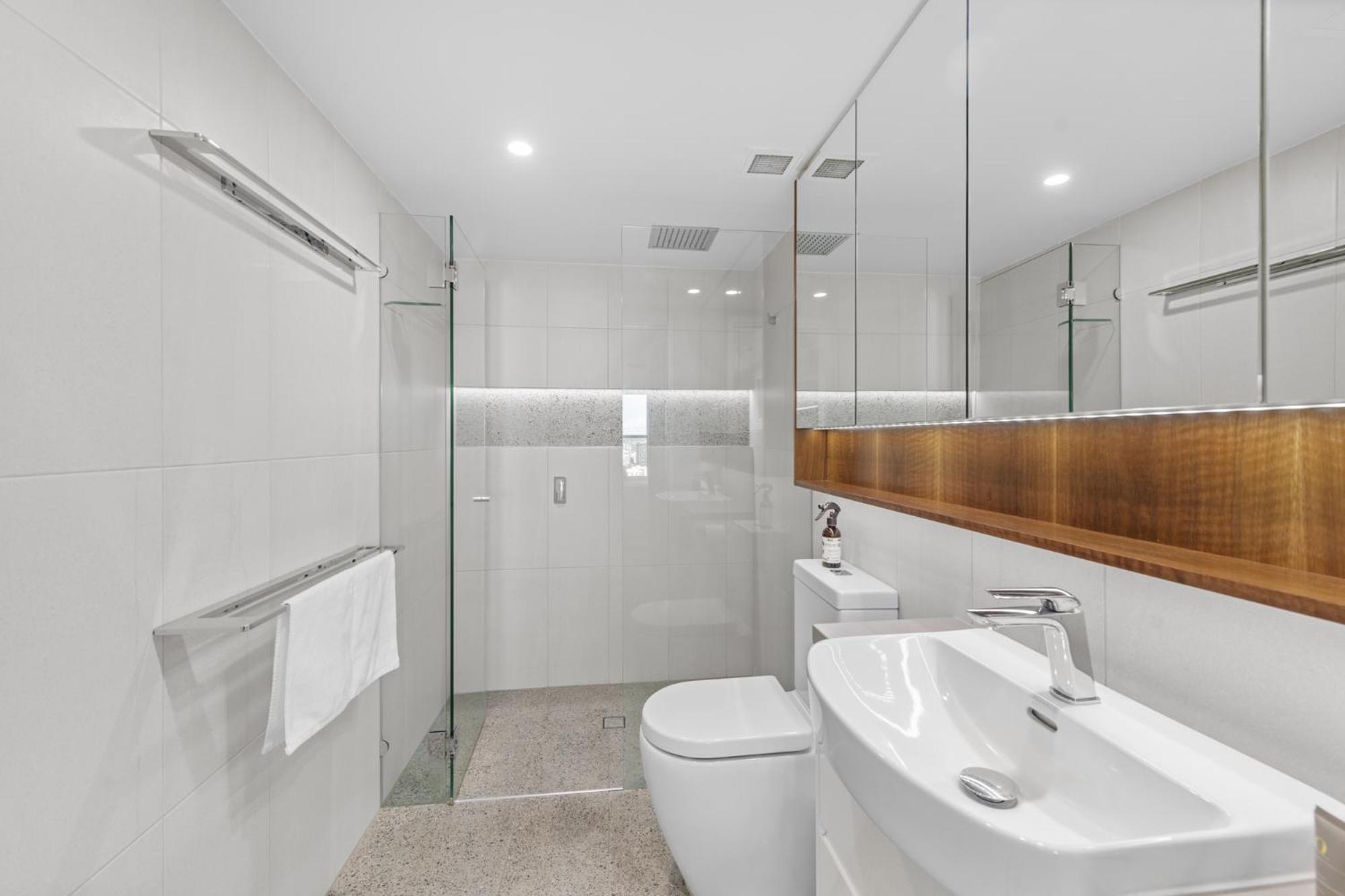 Stylish With Bbq Pool & Gym Apartment