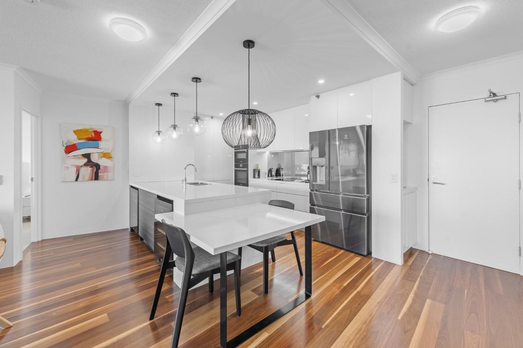 Apartment Stylish With Bbq Pool & Gym *