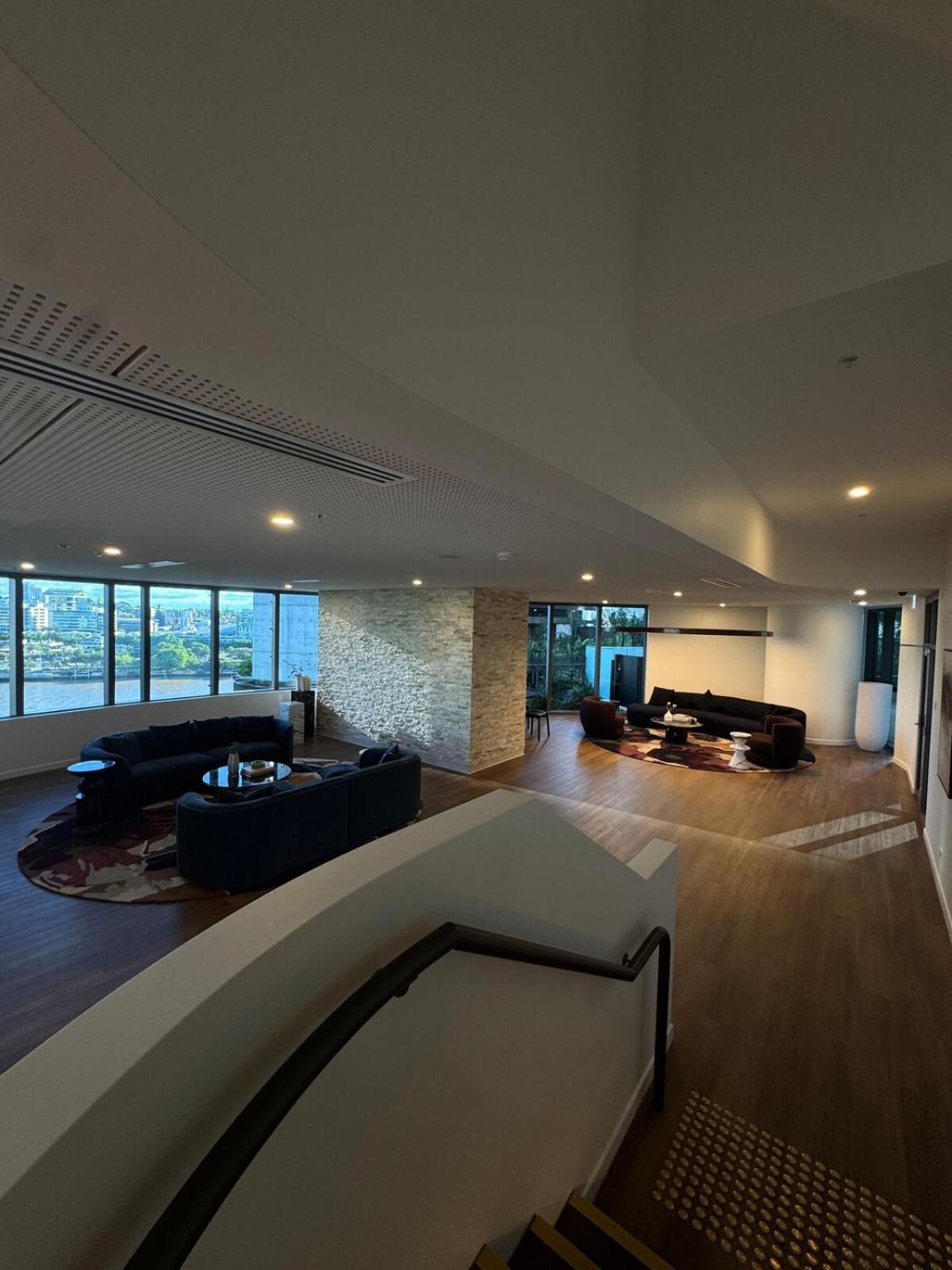 Stunning River View 2 br Casino Qw *