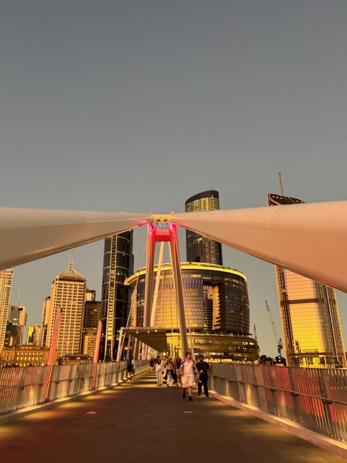 Stunning River View 2 br Casino Qw