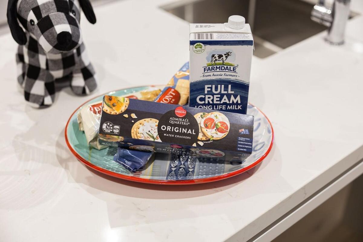 Stunning River View 2 br Casino Qw *