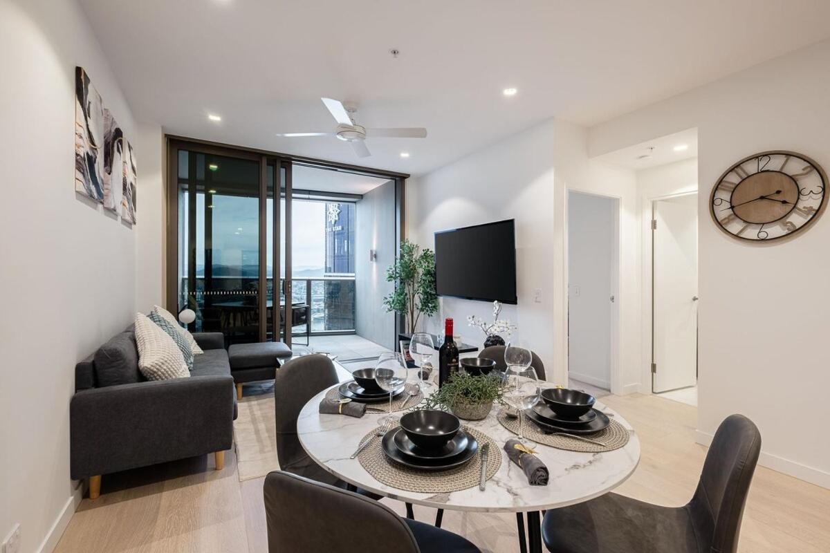 Stunning River View 2 br Casino Qw *