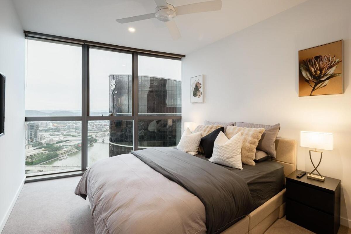 Stunning River View 2 br Casino Qw