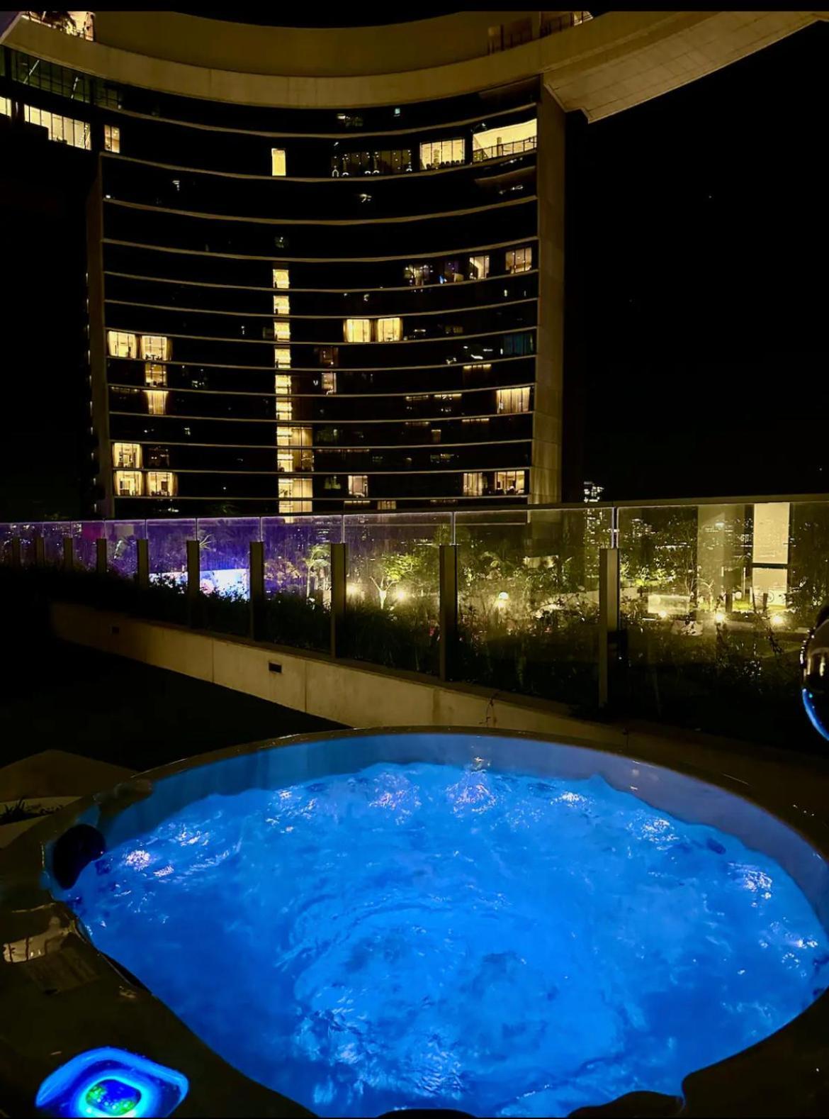 Luxury At Queens Wharf Tower Homestay *