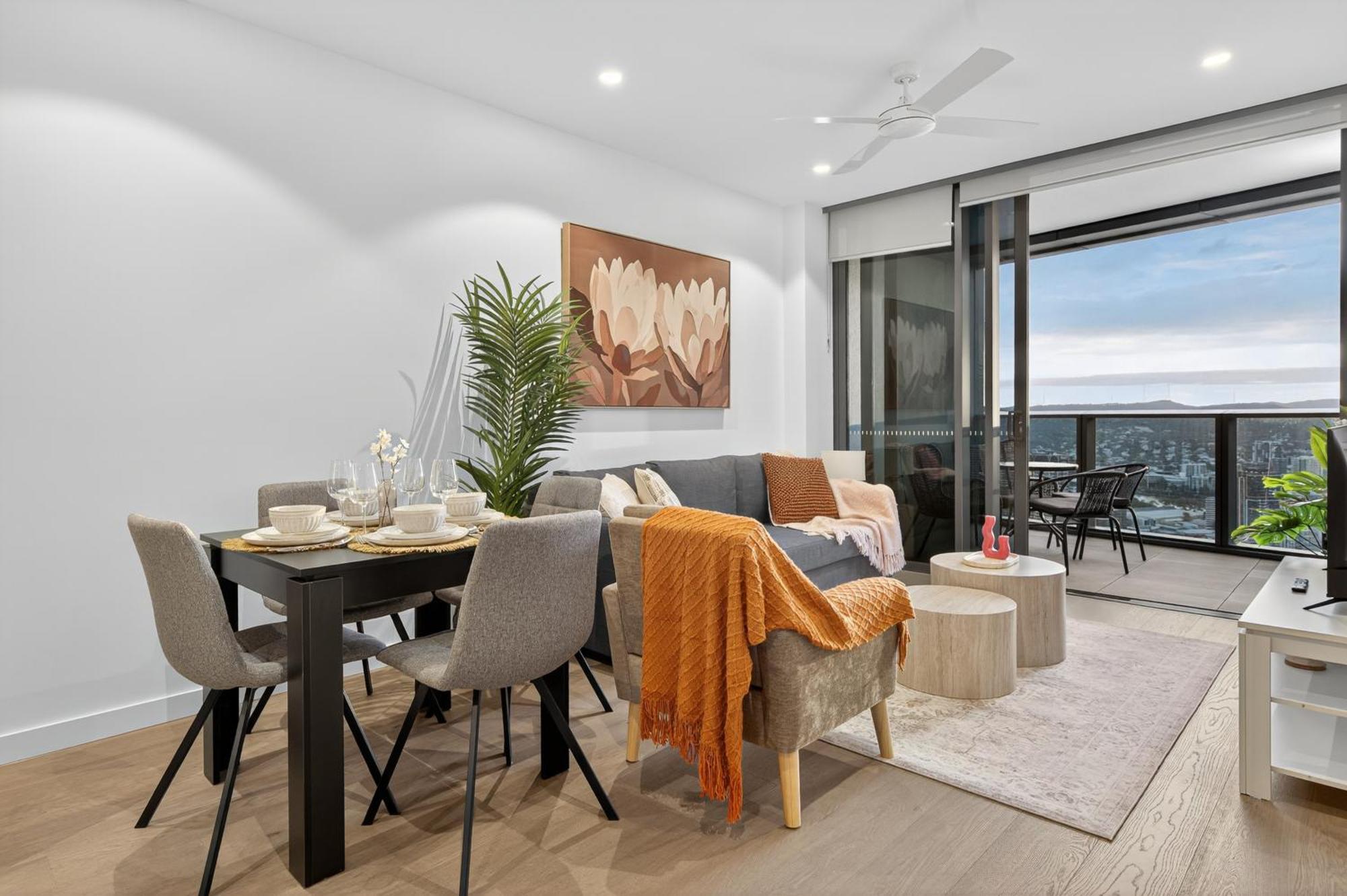 River Glow At Queens Wharf Level 43 Including Parking, Pool, And Views Apartment