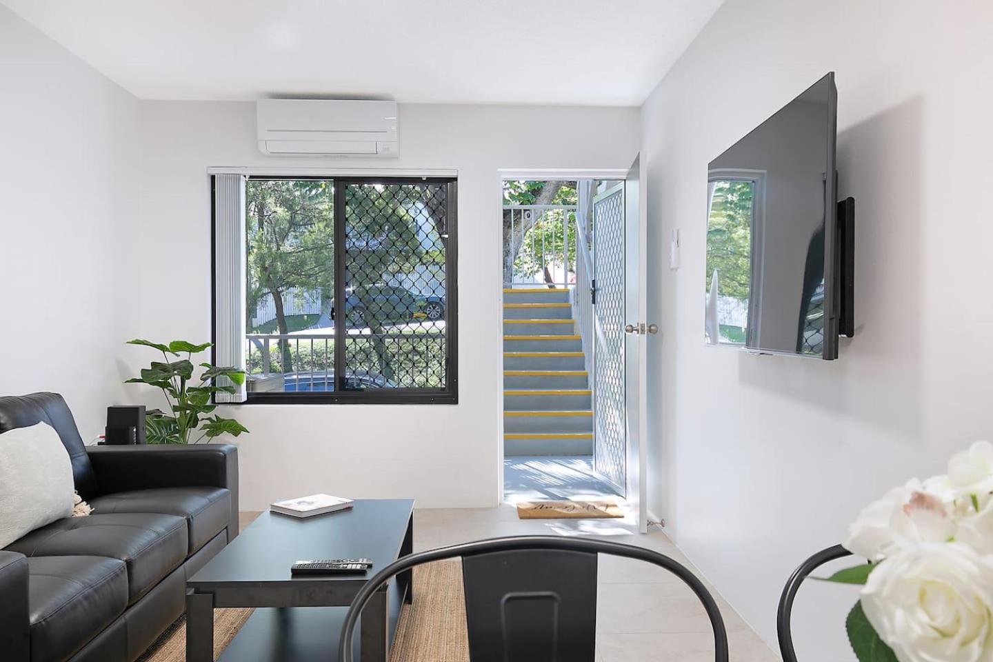Apartment Leafy Hideout - Quiet Comfort Near Riverfront And Cbd