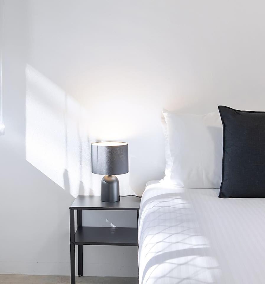 Leafy Corner - Simple Near River And Cbd Apartment Brisbane