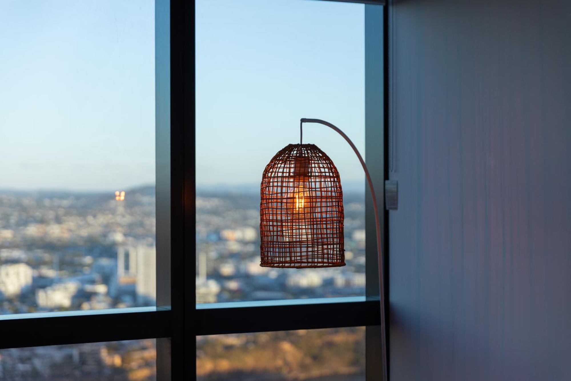 Huge 3bed 3bath Skyhigh View * Brisbane