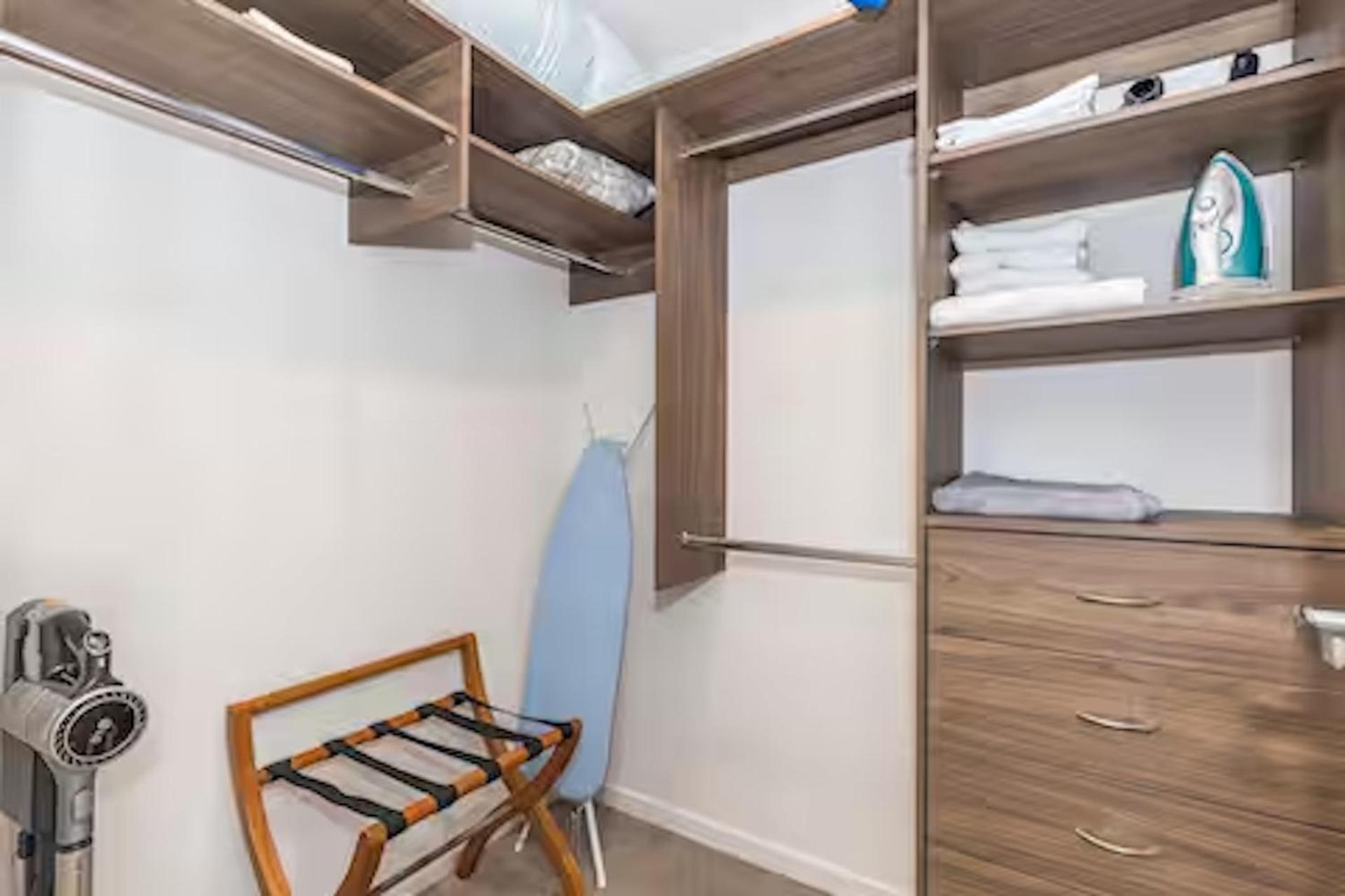 Park Ave Retreat - 3 Carparks, Wifi, Bbq, King Bed Apartment