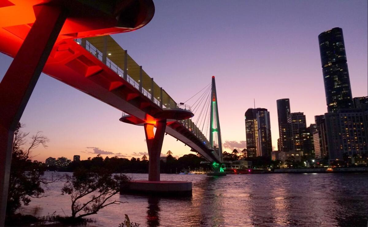 Skyrise Style - 1bed-1bath-1car-views - Cbd *