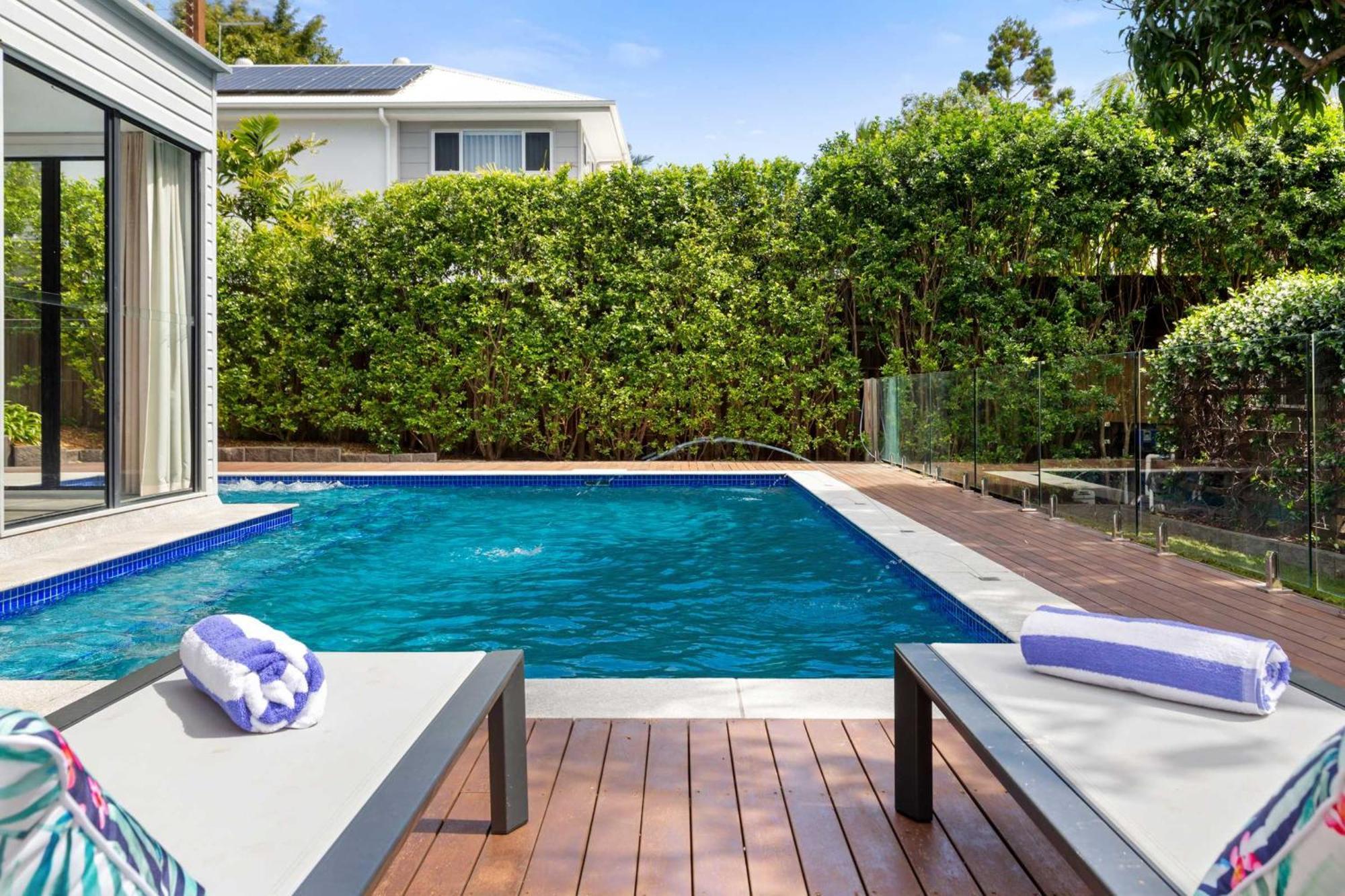 5bdr Ultimate Family Retreat Pool Toys Galore Brisbane