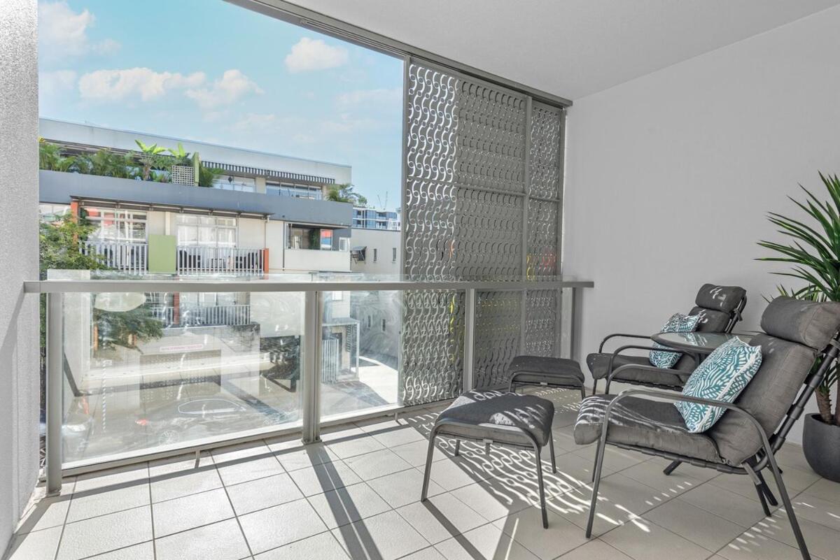 Artful Abode 1bed-1bath-1car - 5 Mins To Cbd Apartment Brisbane