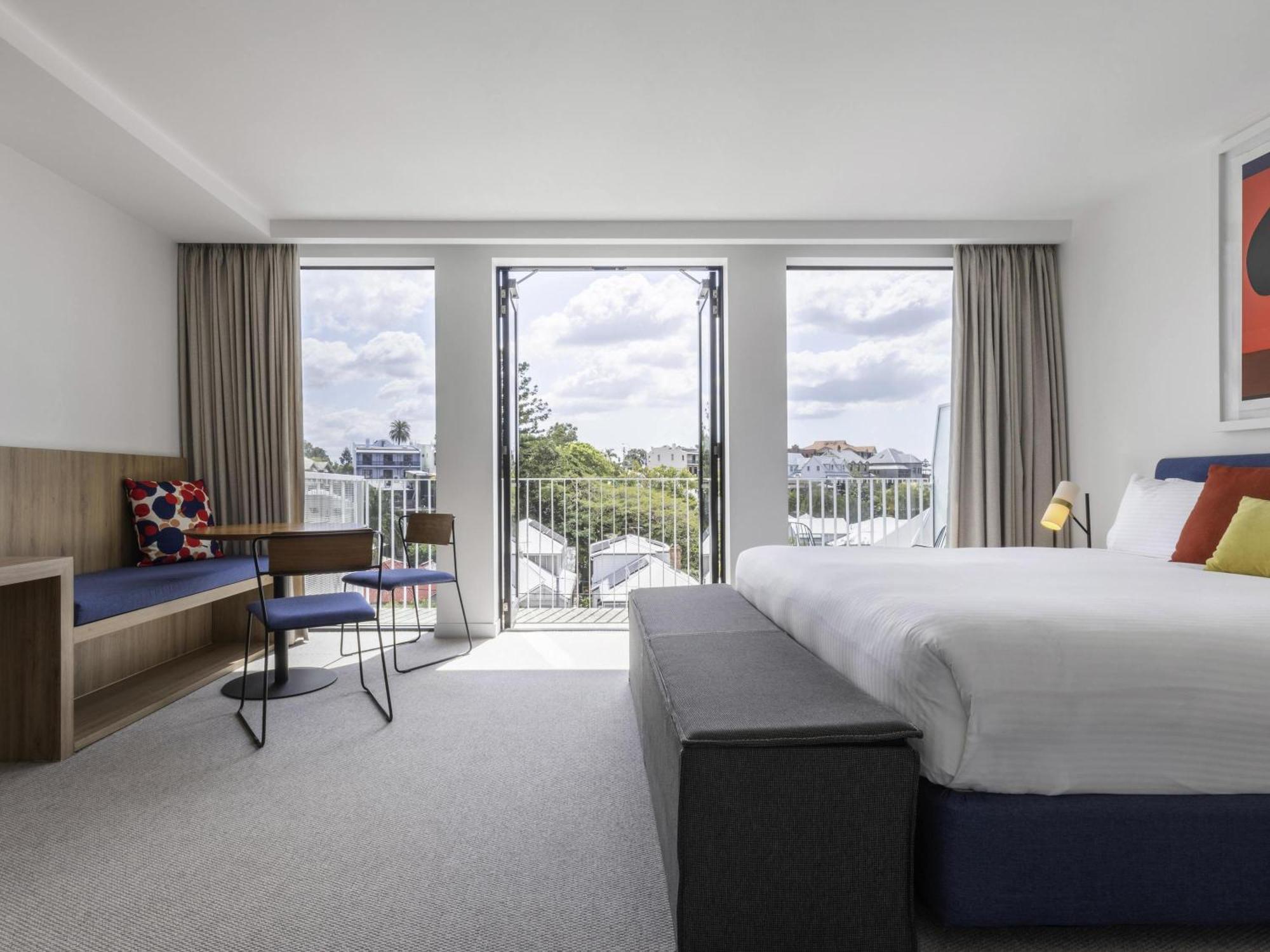 The Johnson - Art Series Hotel