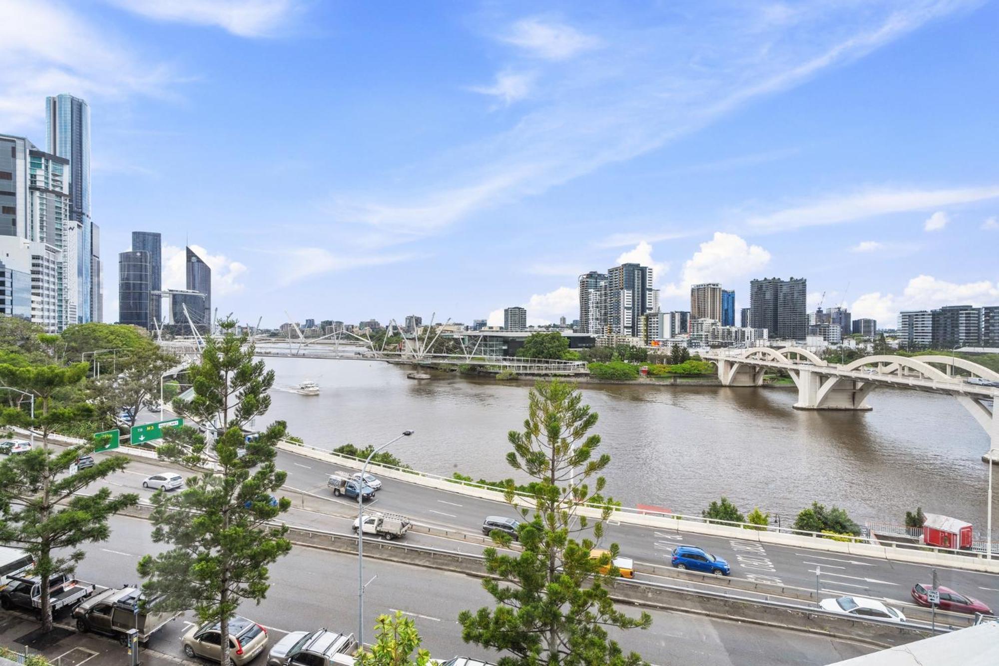 Stylish In The Heart Of Apartment Brisbane