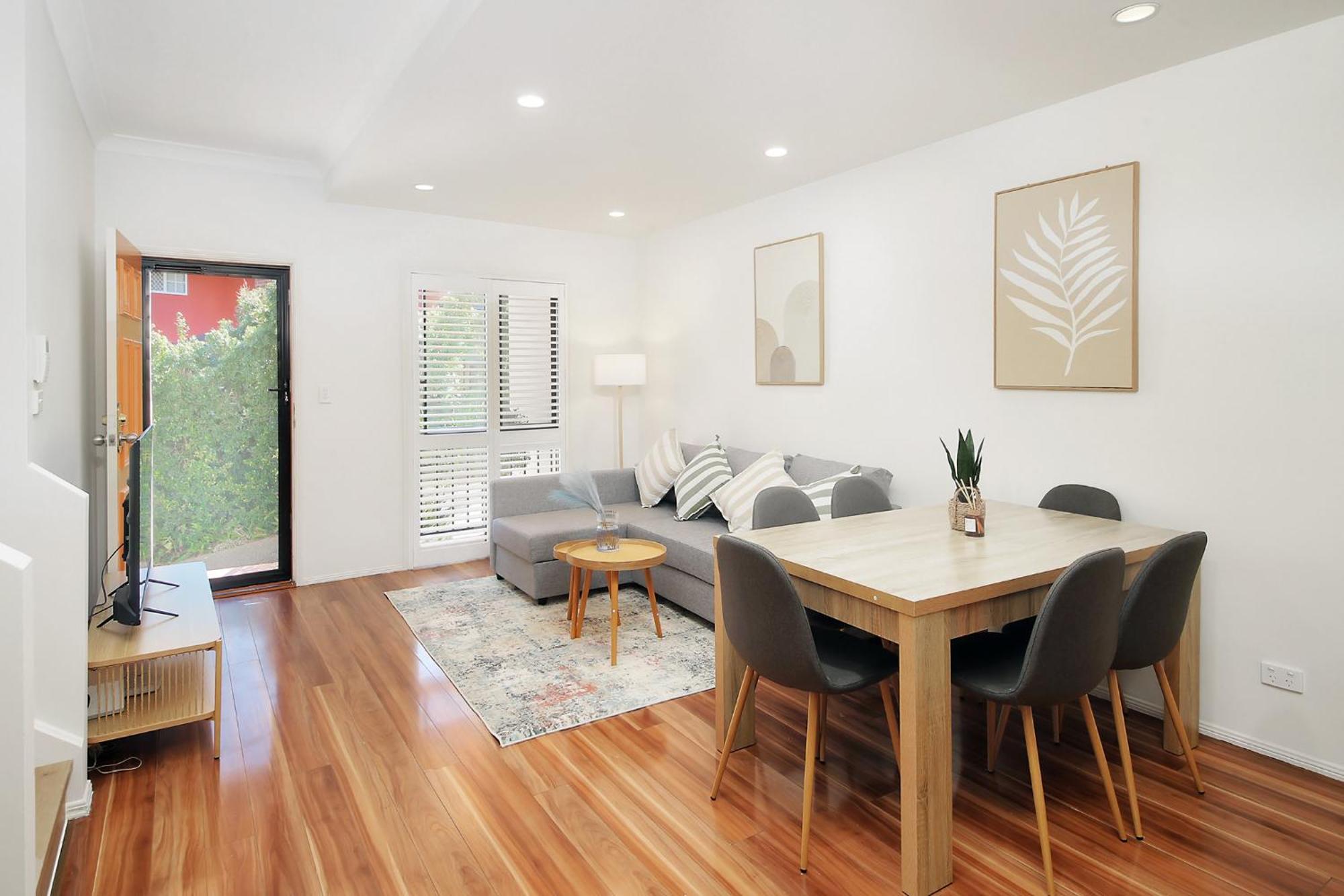 Sunny St Lucia With 5 Beds & Free Parking Villa