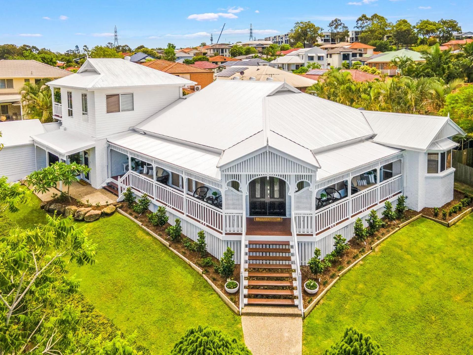 The Duchess - Luxury Home. Family & Pet Friendly With Pool Holiday home Brisbane
