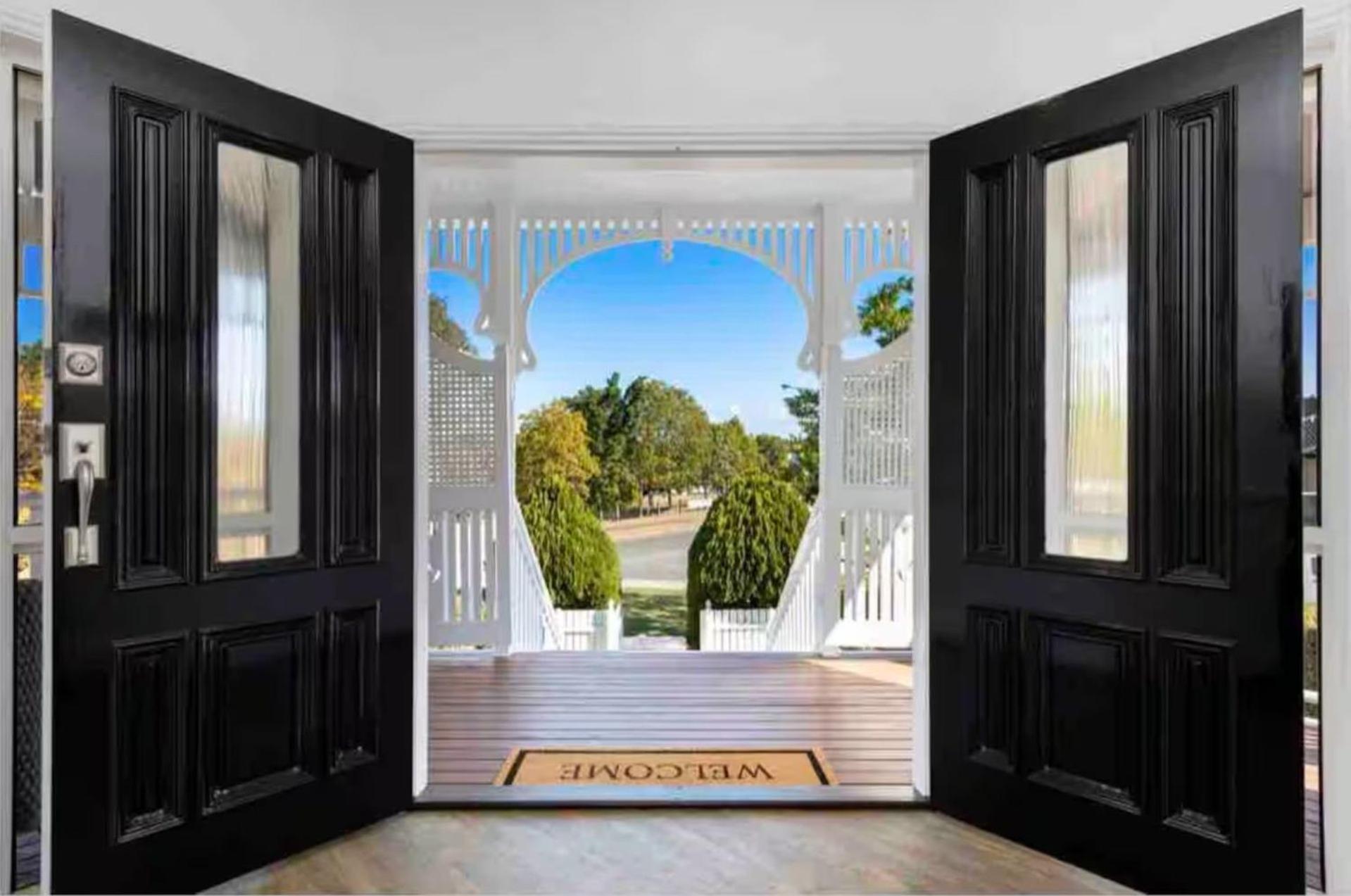 The Duchess - Luxury Home. Family & Pet Friendly With Pool Brisbane
