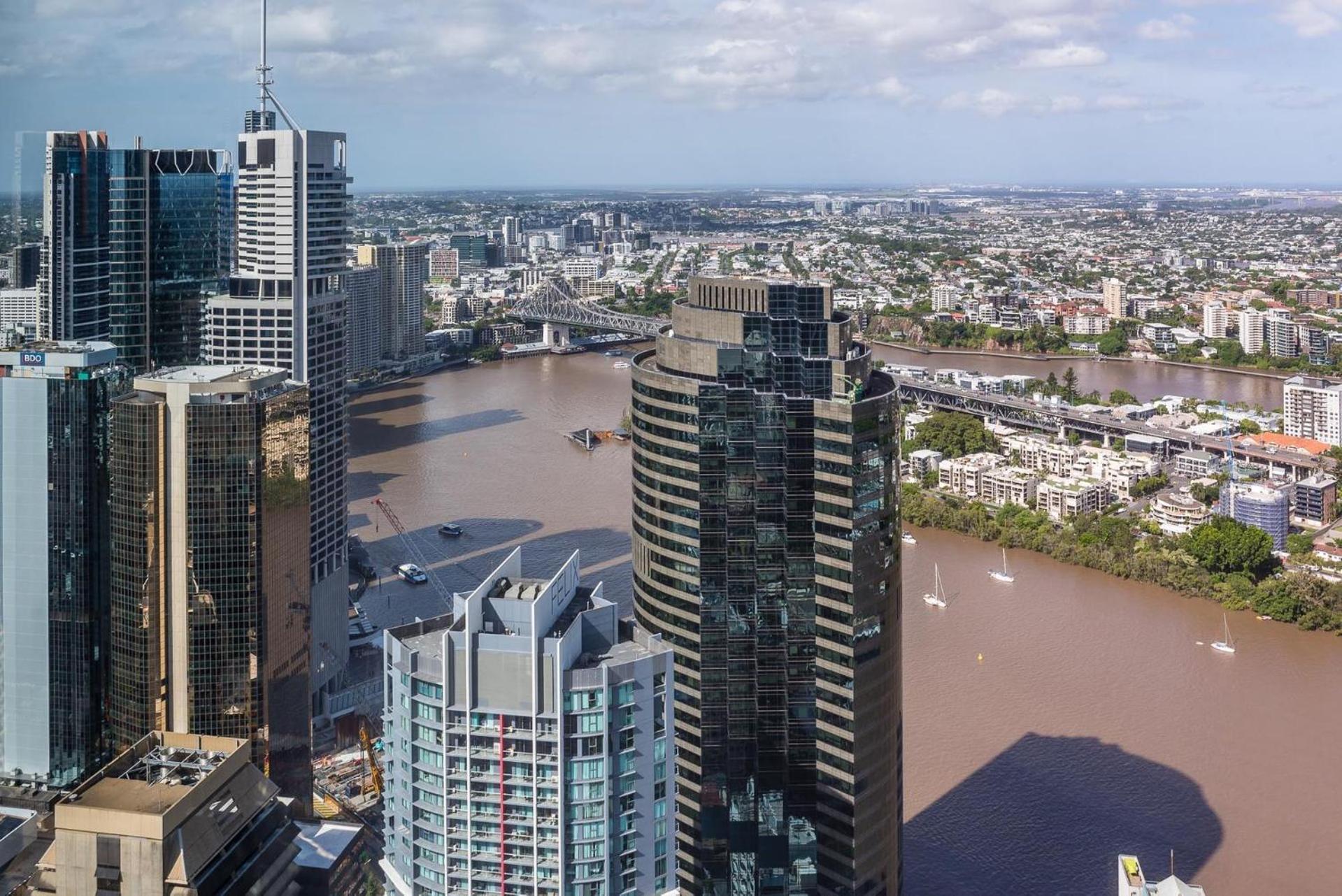 Skyline Serenity - Level 62 With Stunning Views!