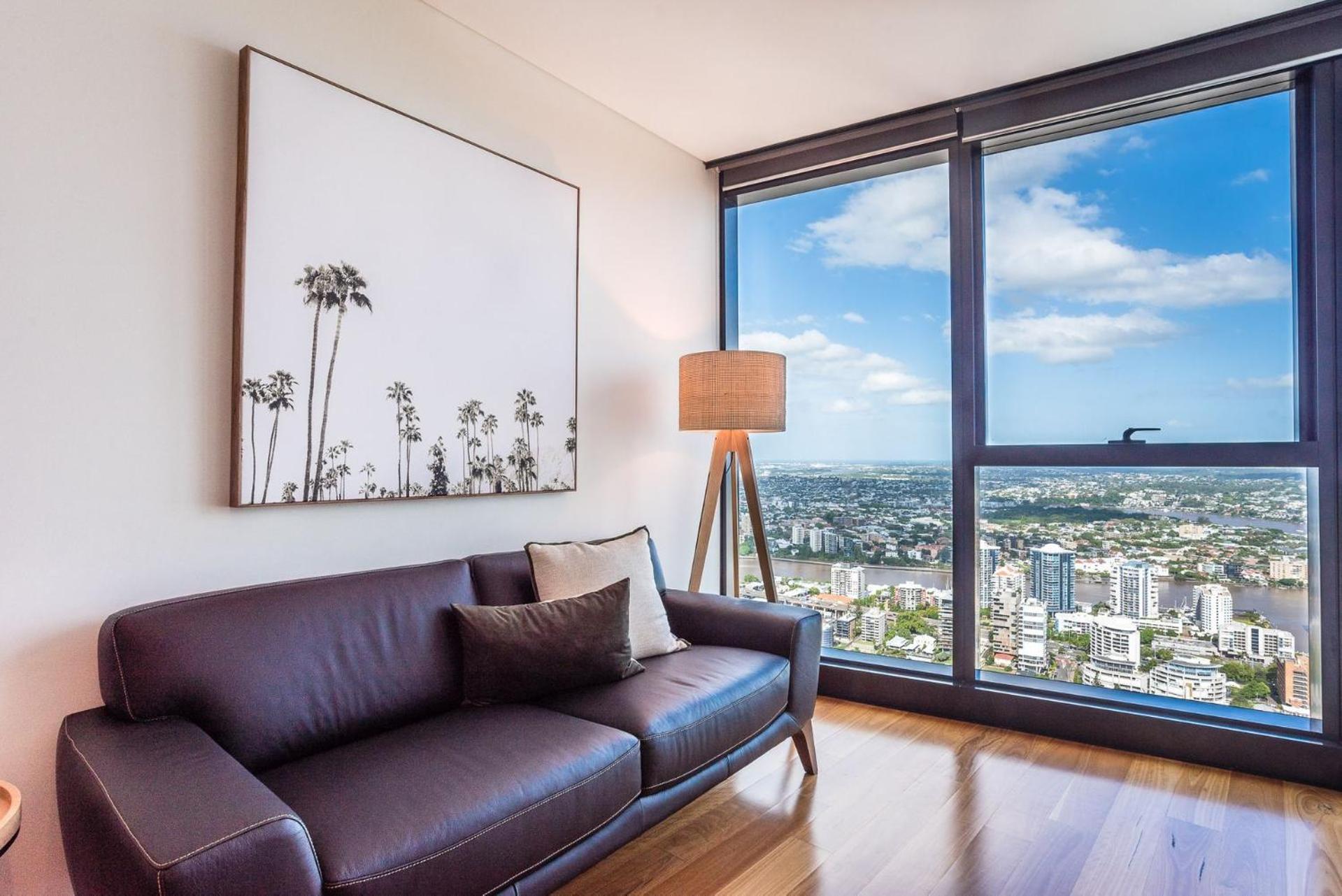 Skyline Serenity - Level 62 With Stunning Views!