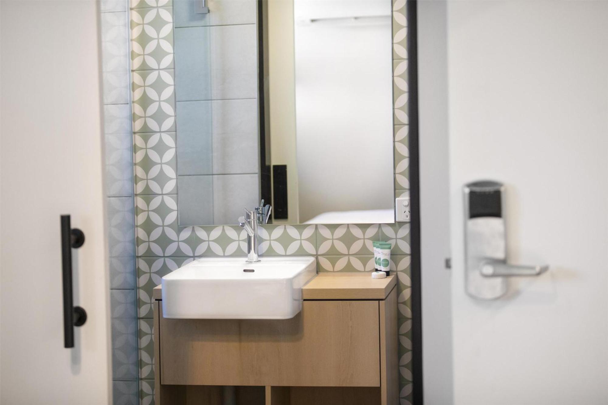 Nightcap At Of Wales