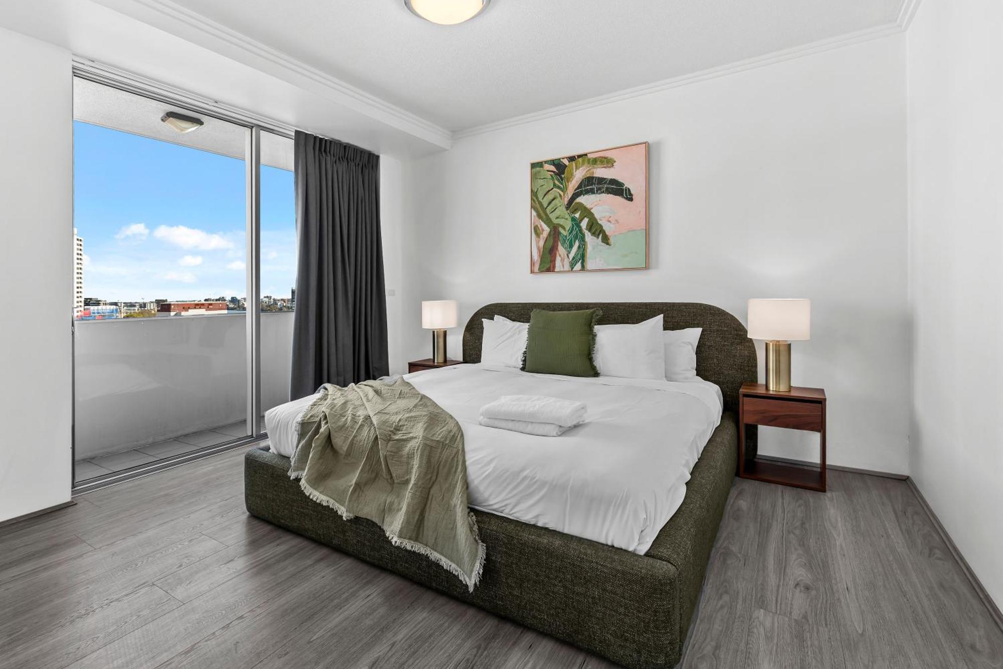 Apartment Stylish 3br - Huge Park On Doorstep - 5 Min To Cbd