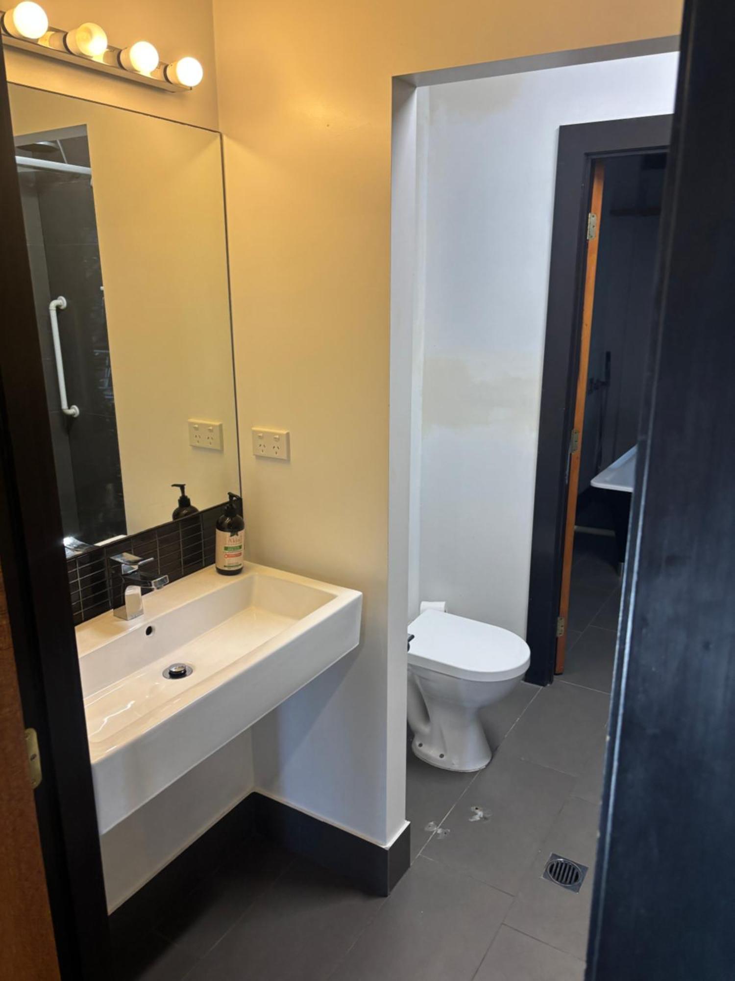 24 Elizabeth Apartment