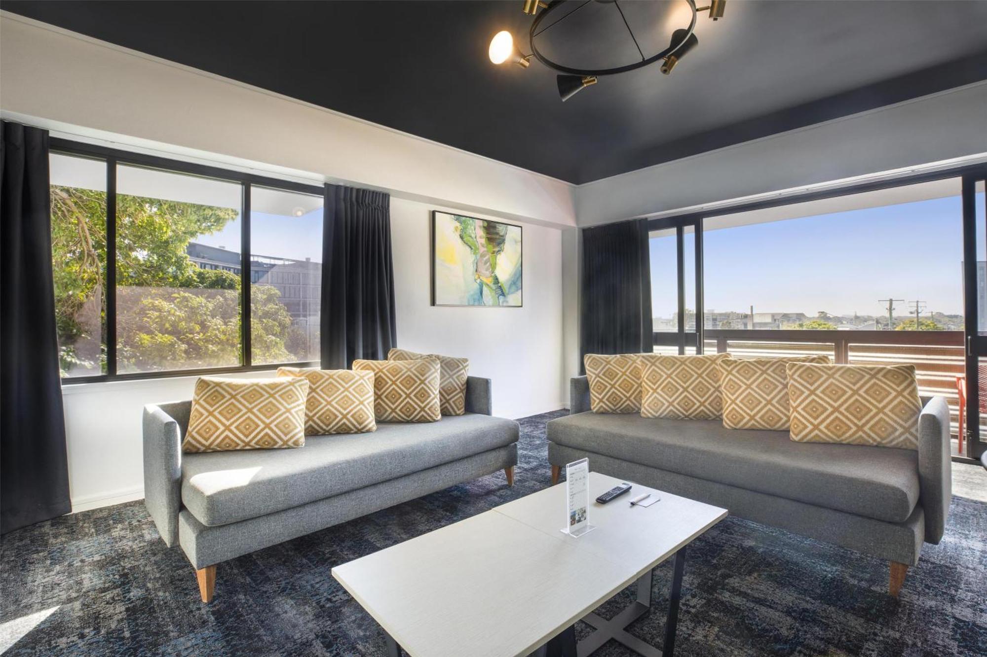 Nightcap At Of Wales 3*