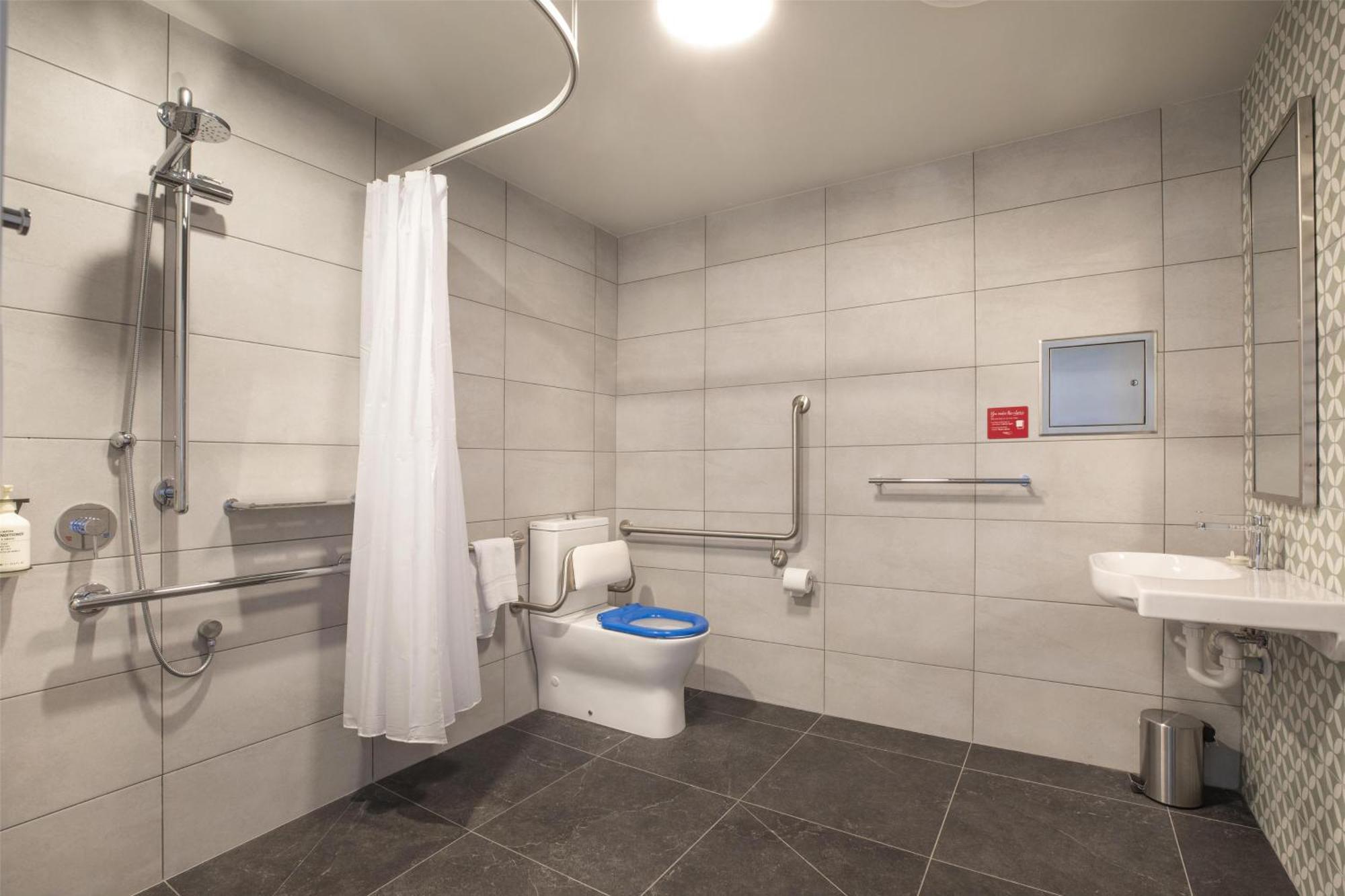 Nightcap At Of Wales Hotel