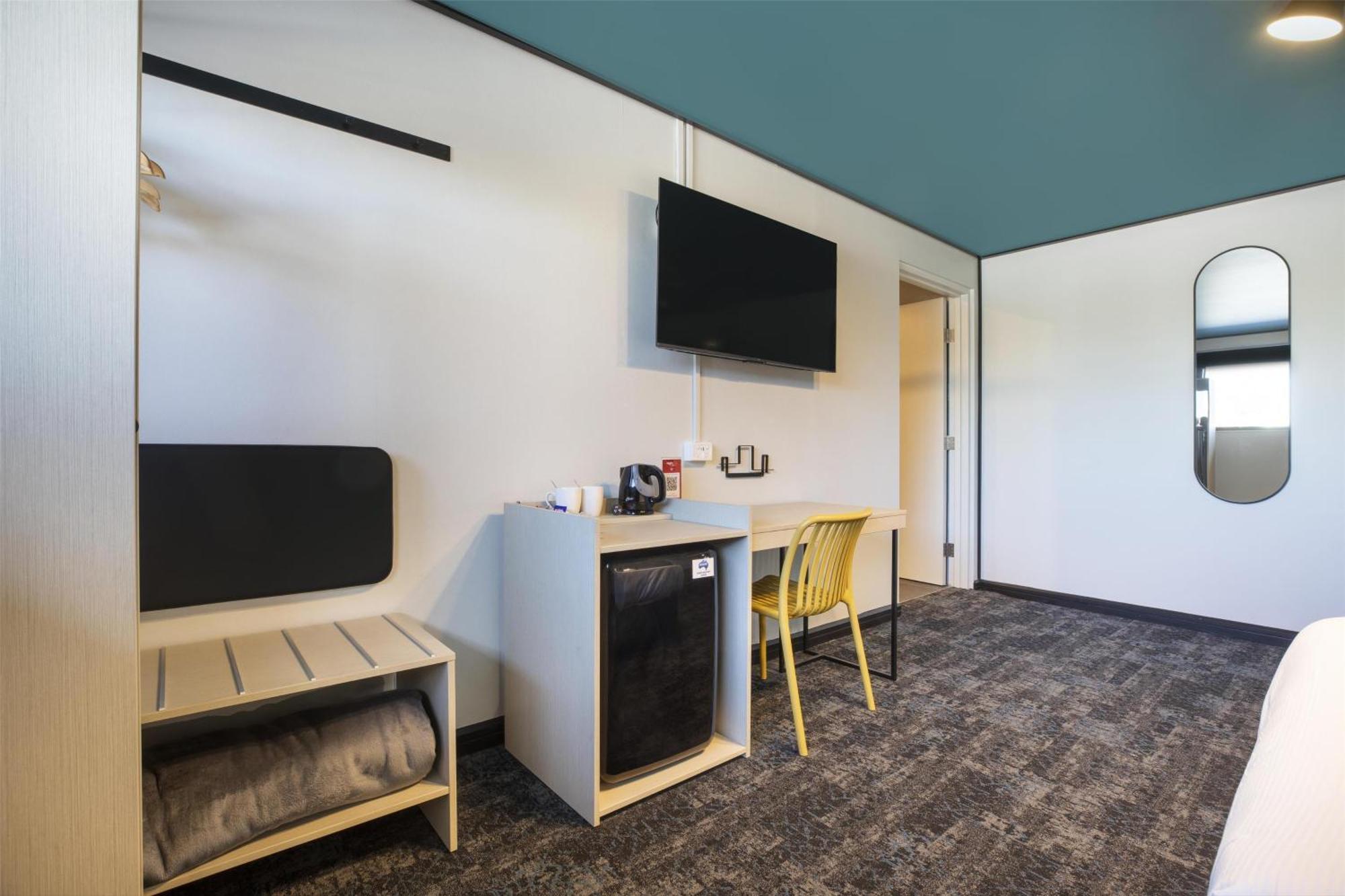 Hotel Nightcap At Of Wales