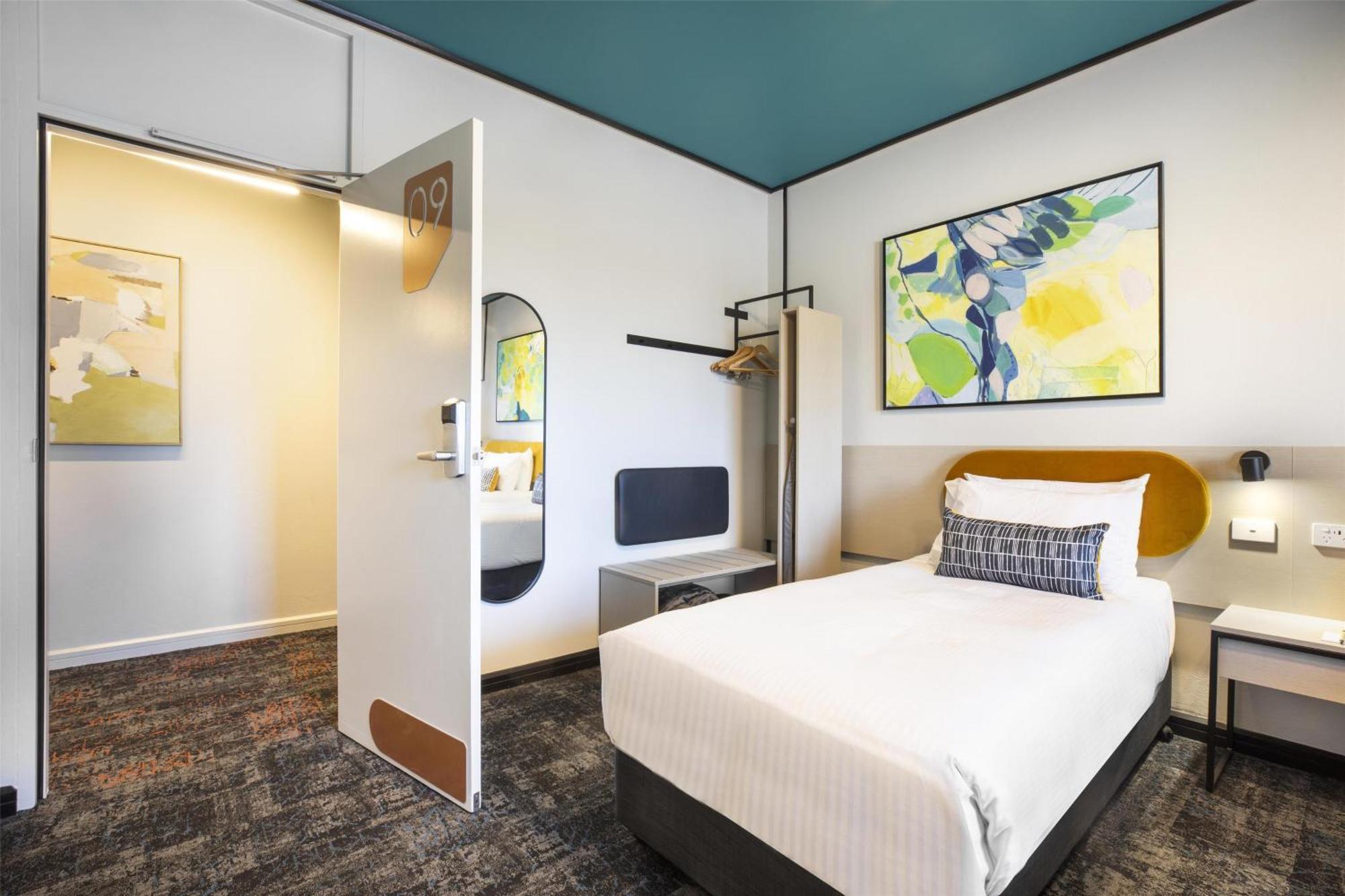 Nightcap At Of Wales Hotel Brisbane