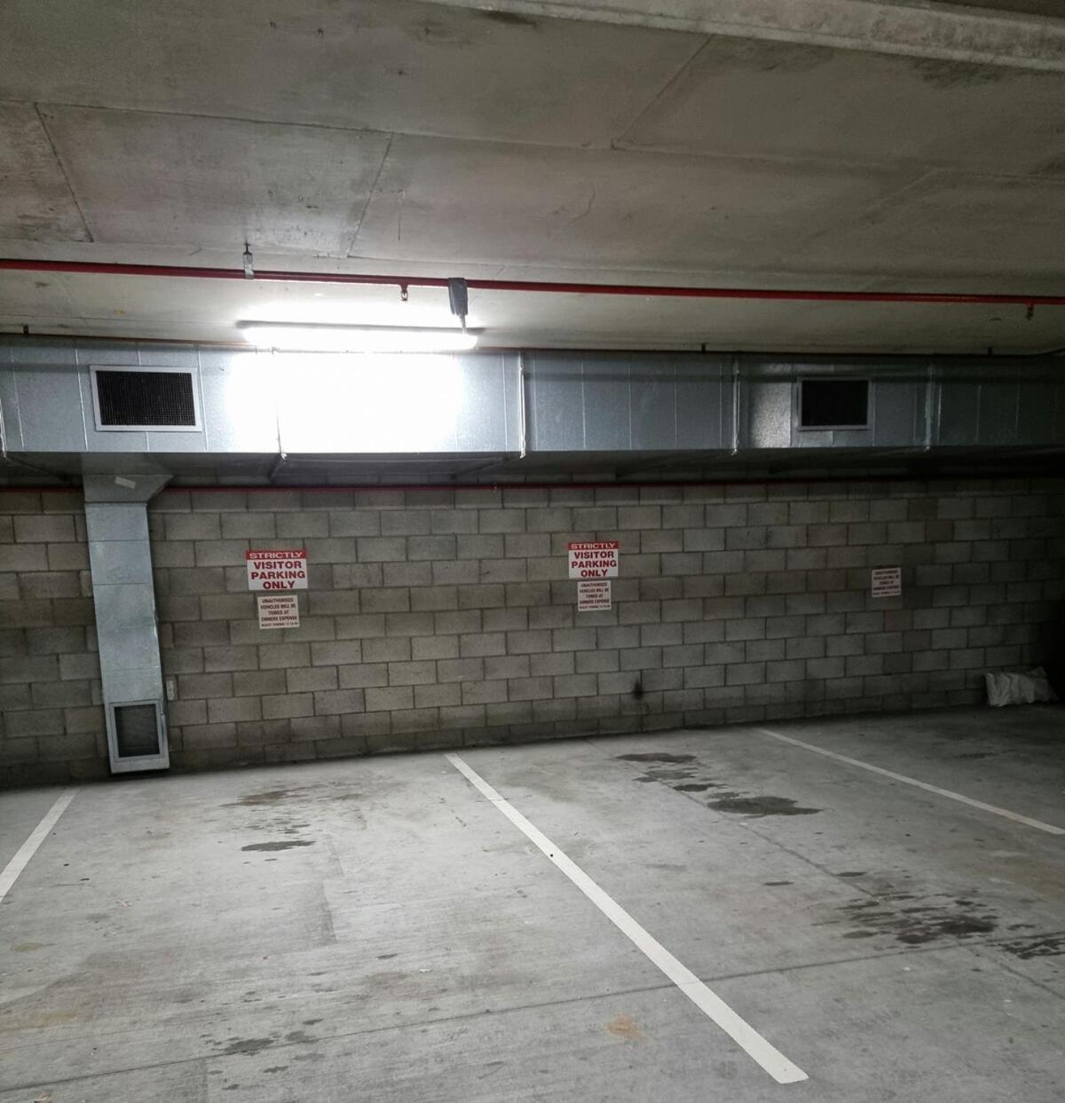 Oxford Street Apartment *